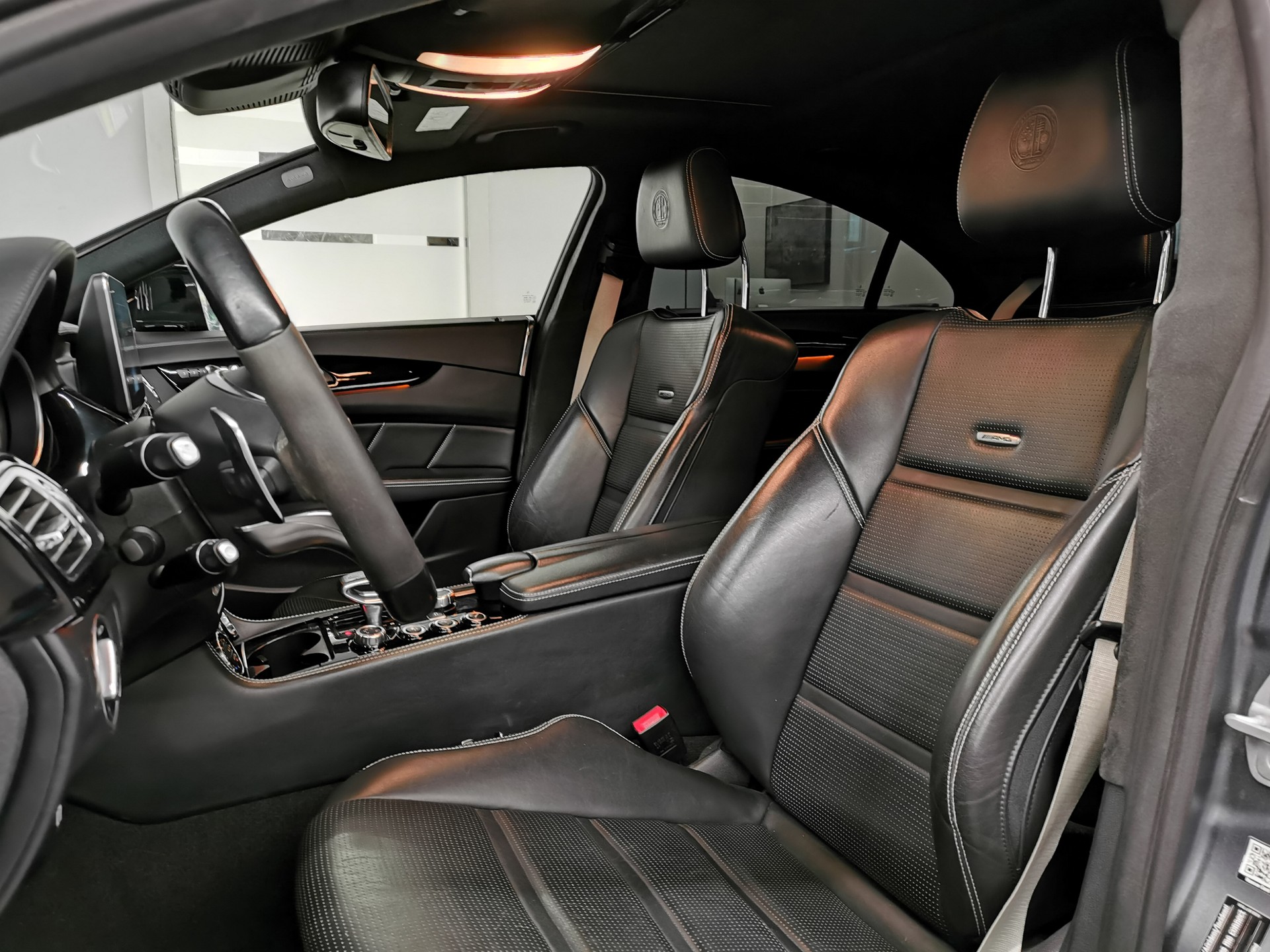 MERCEDES-BENZ CLS 63 AMG S 4Matic 585 PS MANUFAKTUR MAGNO MATT LEDER EXCLUSIVE FACELIFT DISTRONIC 360° DAB ALCANTARA HIMMEL KEYLESS PANO W218-image-6