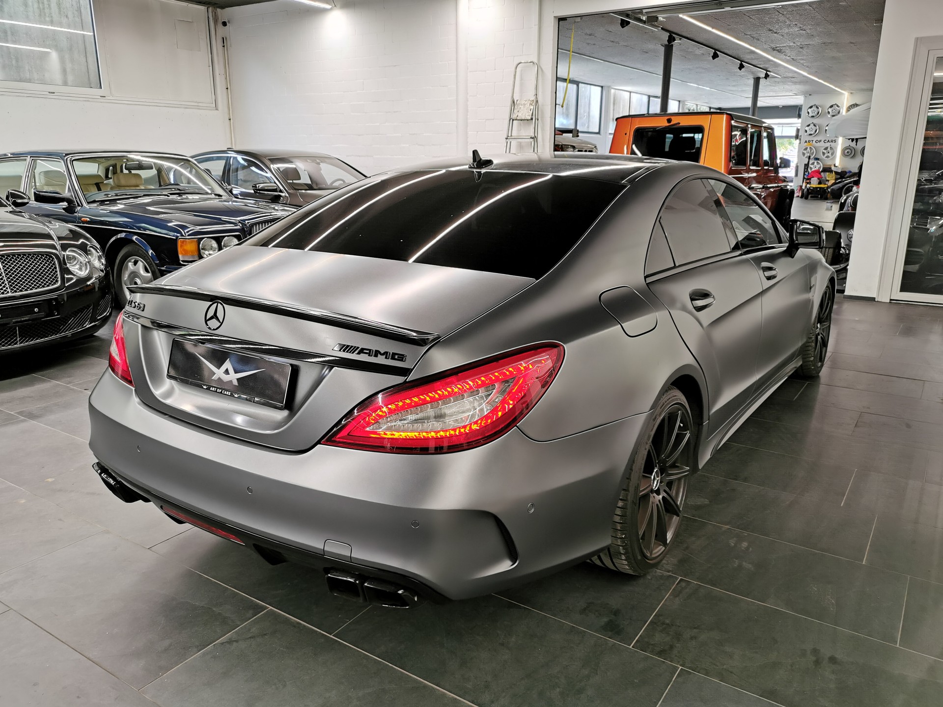 MERCEDES-BENZ CLS 63 AMG S 4Matic 585 PS MANUFAKTUR MAGNO MATT LEDER EXCLUSIVE FACELIFT DISTRONIC 360° DAB ALCANTARA HIMMEL KEYLESS PANO W218-image-8