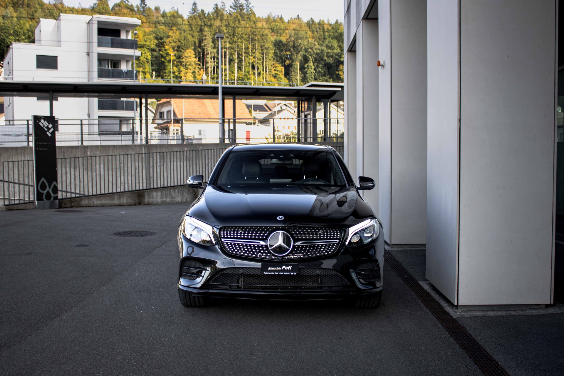 MERCEDES-BENZ GLC Coupé 250 AMG Line 4Matic 9G-Tronic-image-2