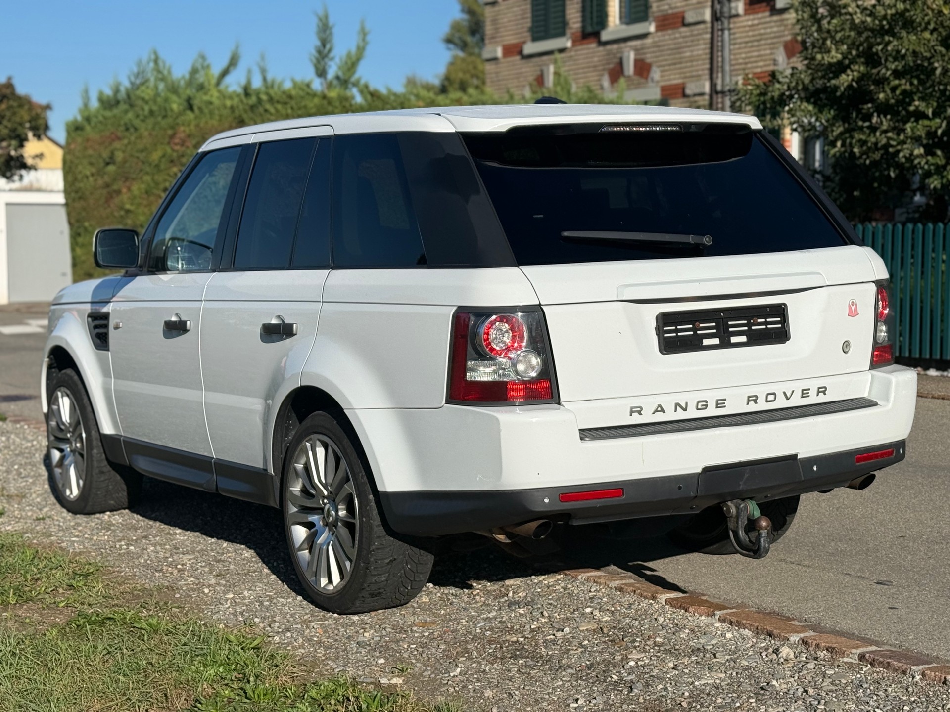 LAND ROVER Range Rover Sport 3.0 TDV6 HSE Automatic-image-3