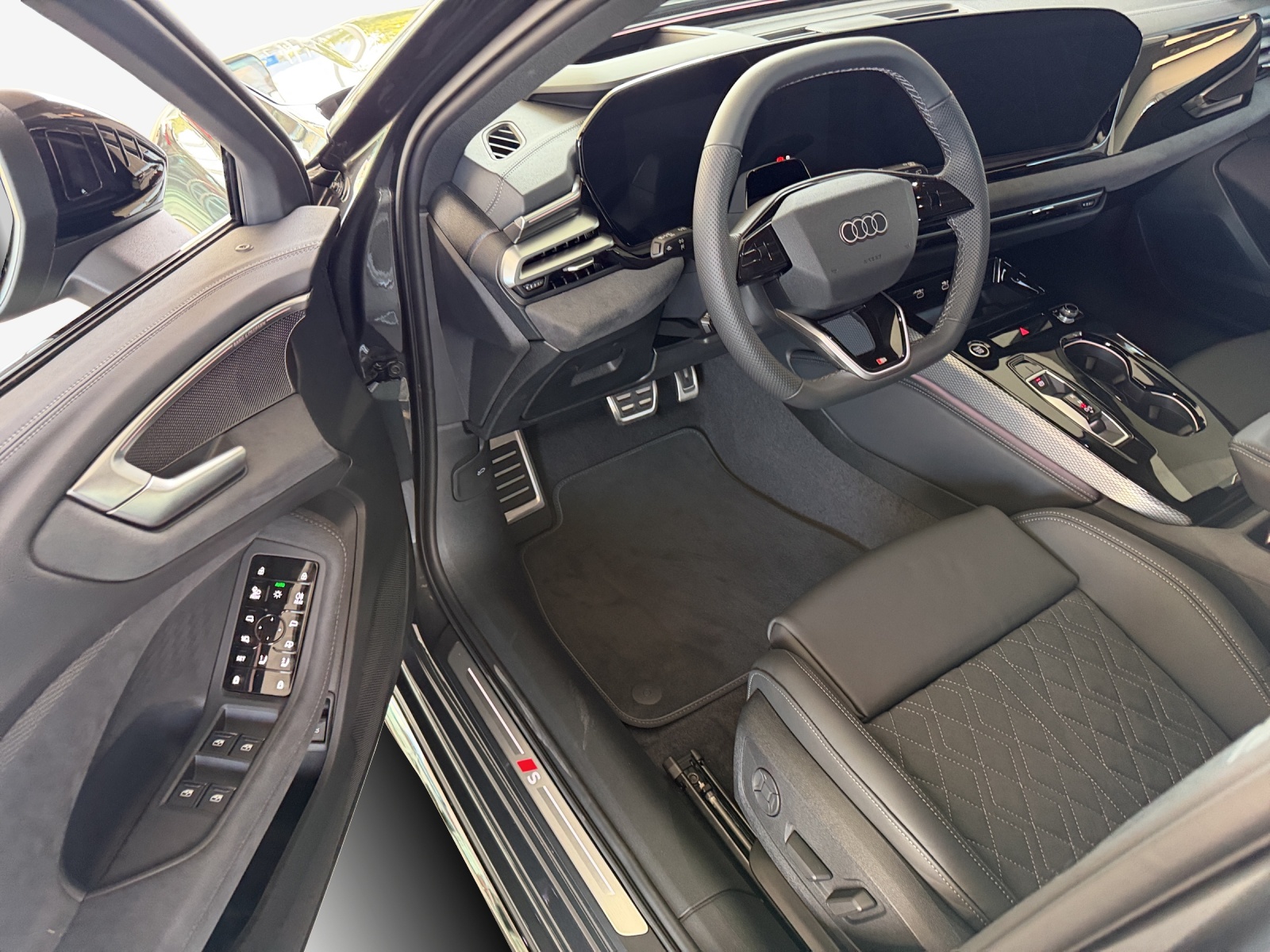AUDI A5 Avant e-hybrid quattro Attraction 220 kW S tronic-image-13