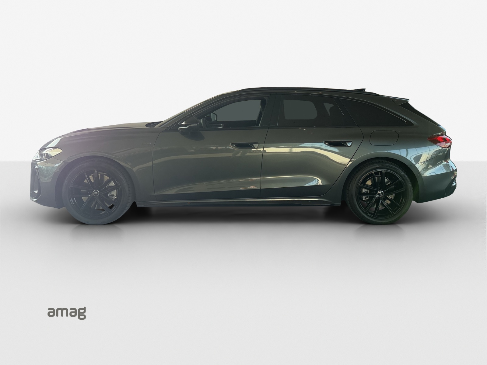 AUDI A5 Avant e-hybrid quattro Attraction 220 kW S tronic-image-1