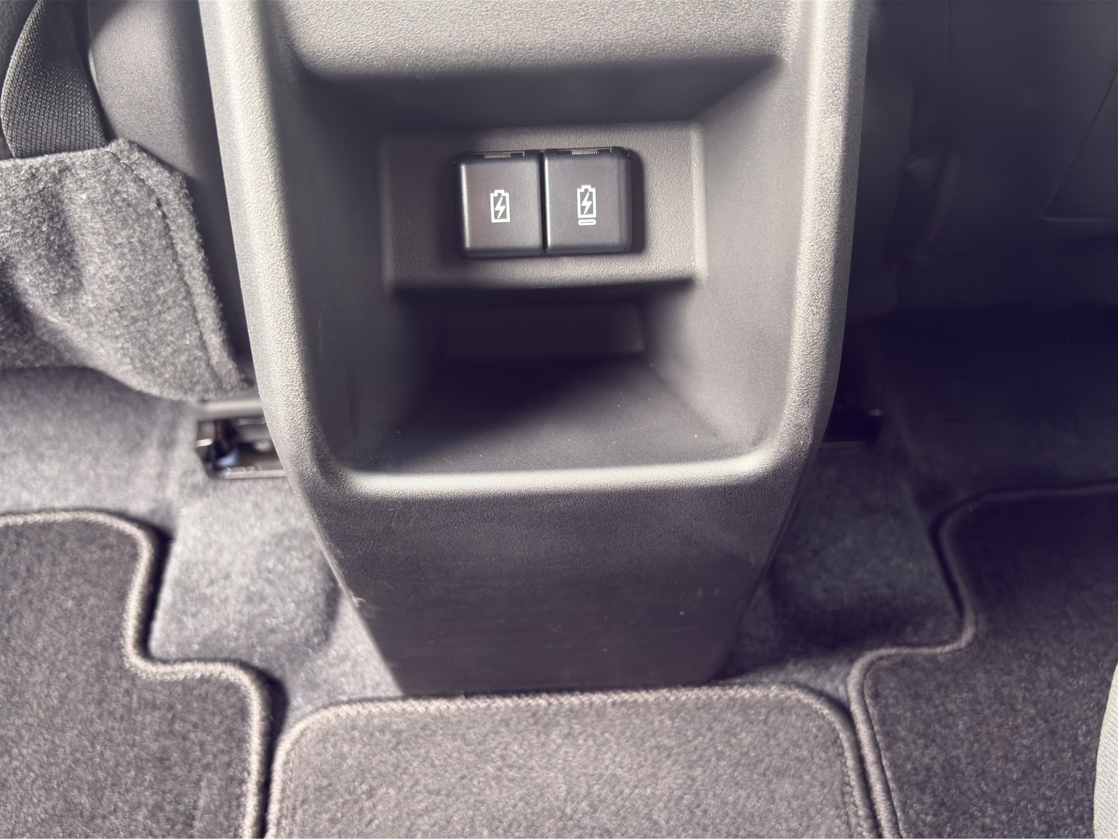 SUZUKI e Vitara Piz Sulai Top 4x4-image-14
