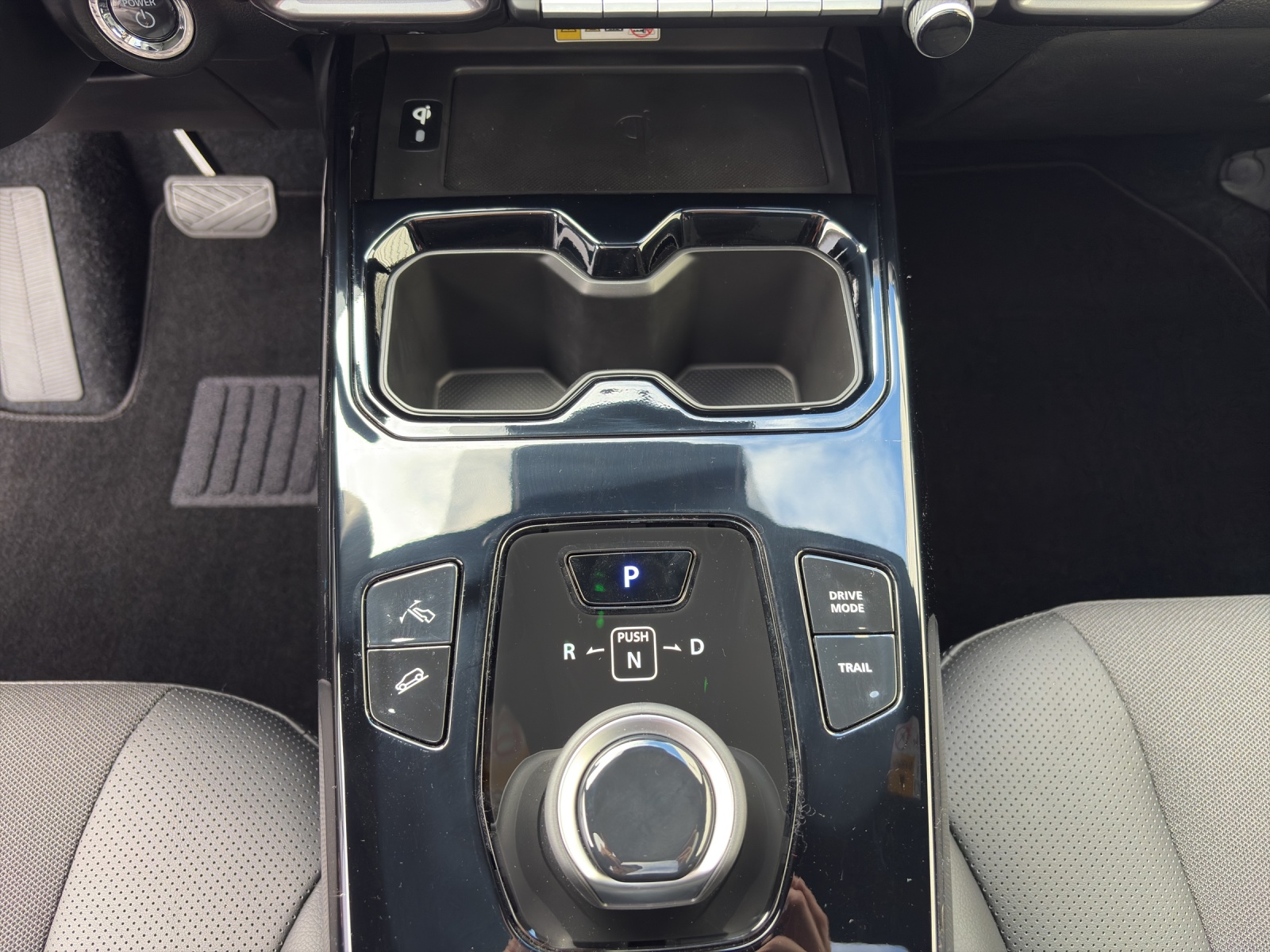 SUZUKI e Vitara Piz Sulai Top 4x4-image-18