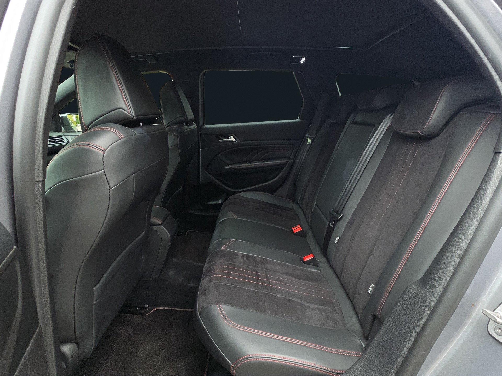 PEUGEOT 308 SW 2.0 BlueHDI GT Automatic-image-10