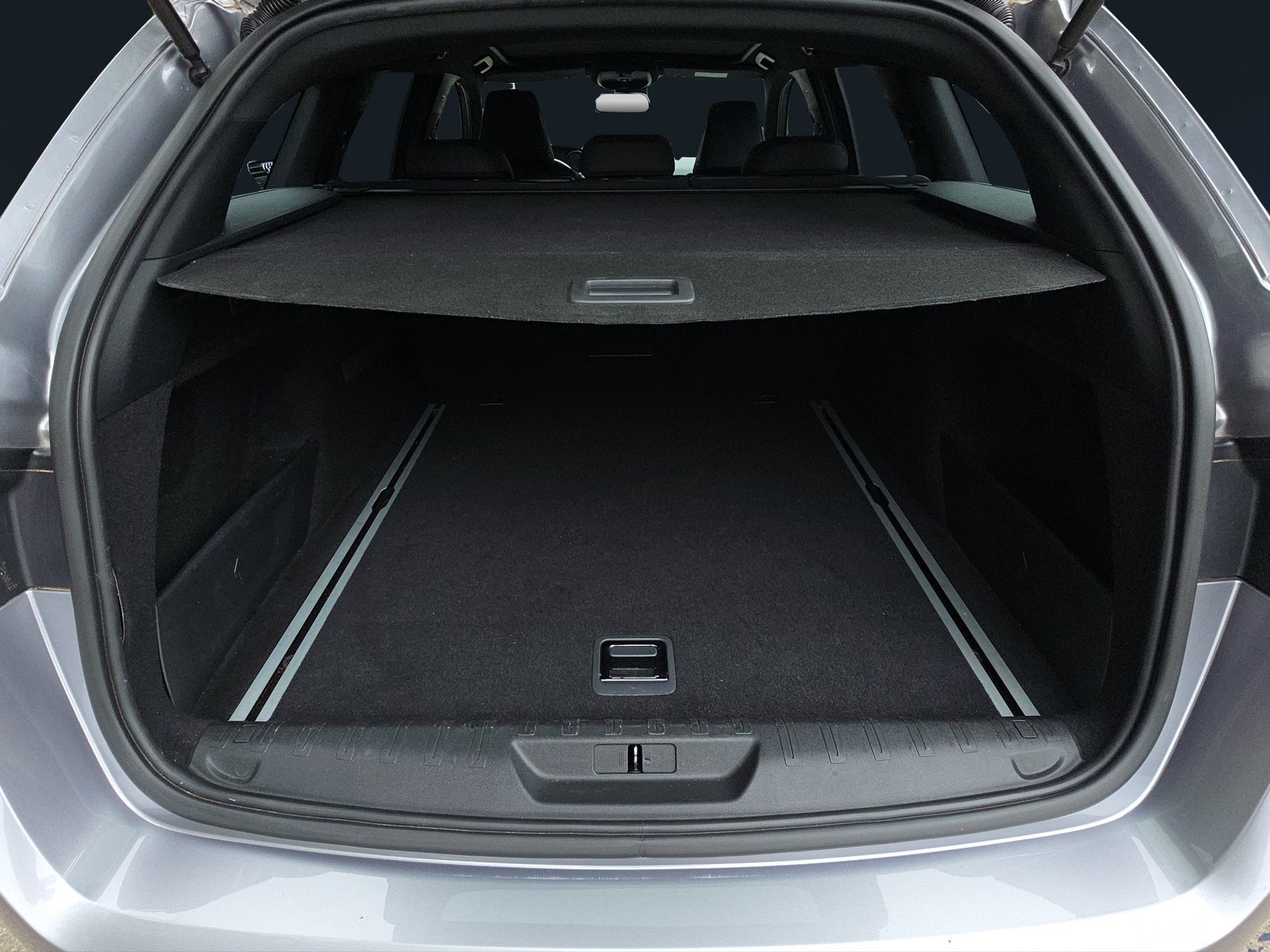 PEUGEOT 308 SW 2.0 BlueHDI GT Automatic-image-15