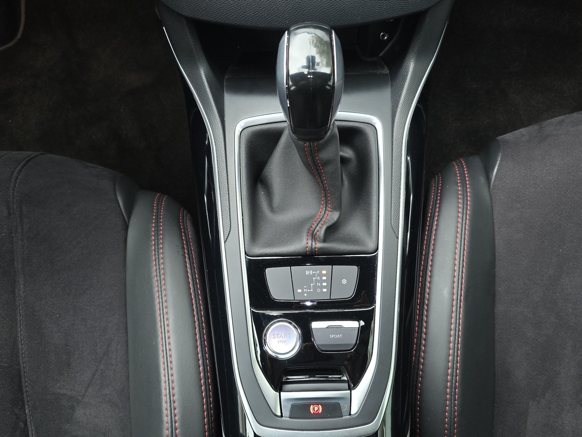 PEUGEOT 308 SW 2.0 BlueHDI GT Automatic-image-12