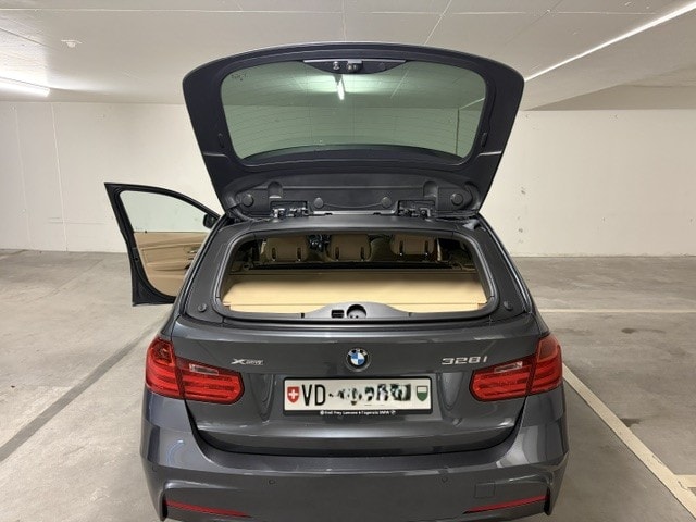 BMW 328i xDrive Touring M Sport | Swiss Vehicle | Exceptional Specification | 8 BMW Wheels Included-image-10