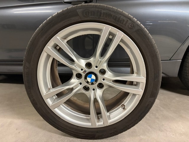 BMW 328i xDrive Touring M Sport | Swiss Vehicle | Exceptional Specification | 8 BMW Wheels Included-image-13
