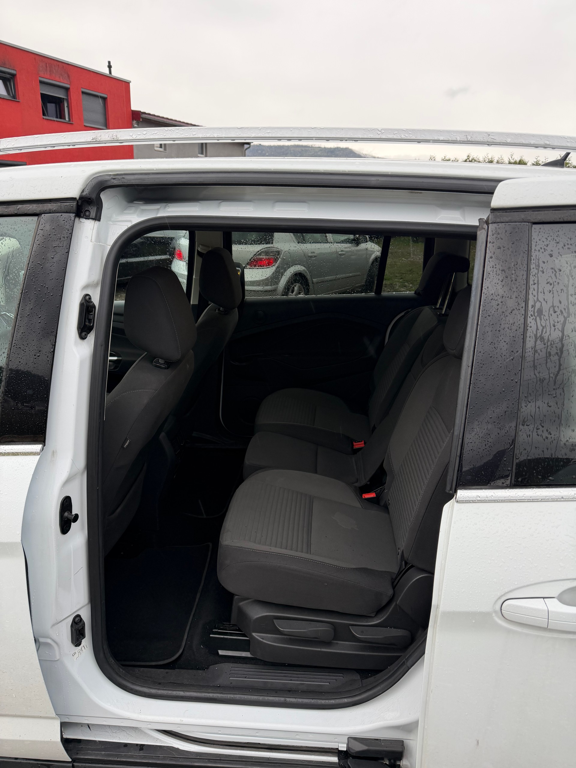 FORD GrC-Max 1.5 SCTi Titanium-image-9