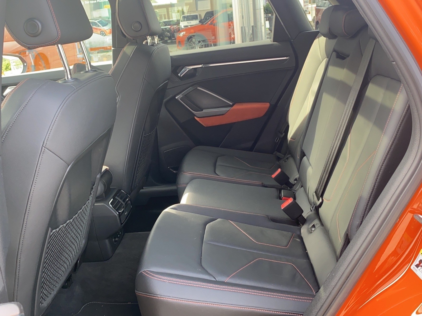 AUDI Q3 45 TFSI S line quattro S-tronic-image-8