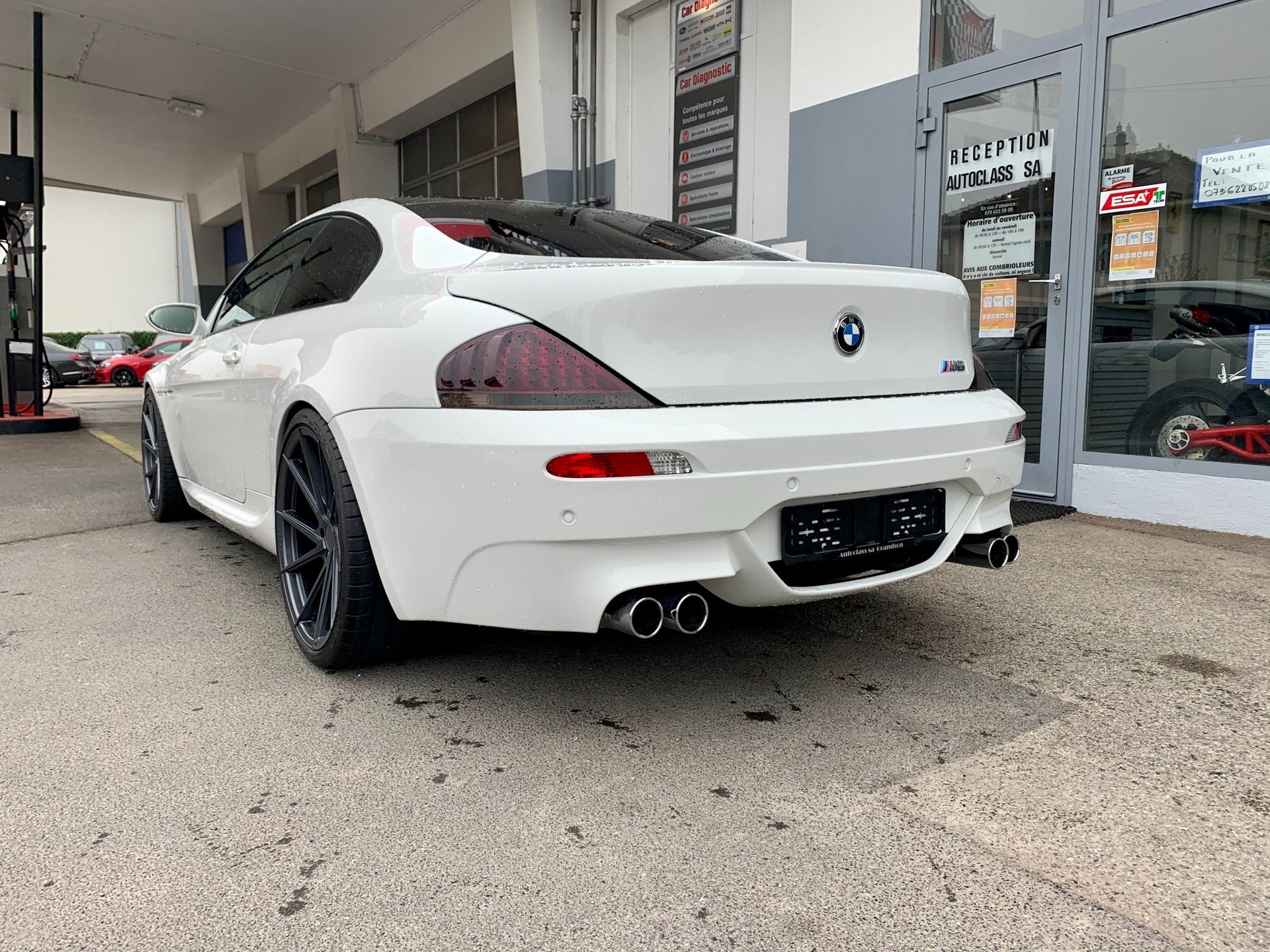 BMW M6-showroom-element-1