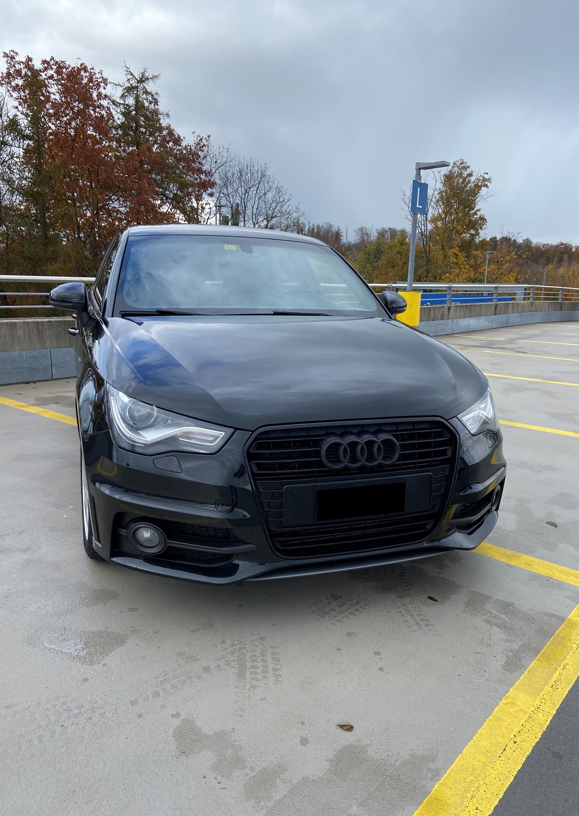AUDI A1 Sportback 1.6 TDI Ambition S Line-image-0