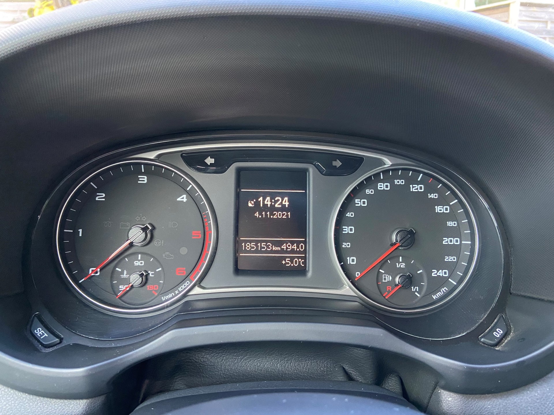 AUDI A1 Sportback 1.6 TDI Ambition S Line-image-12