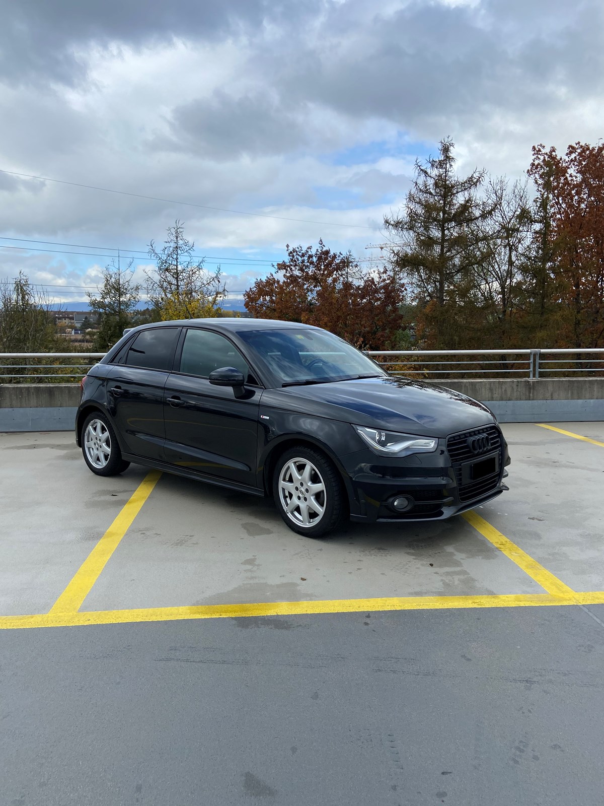 AUDI A1 Sportback 1.6 TDI Ambition S Line-image-3