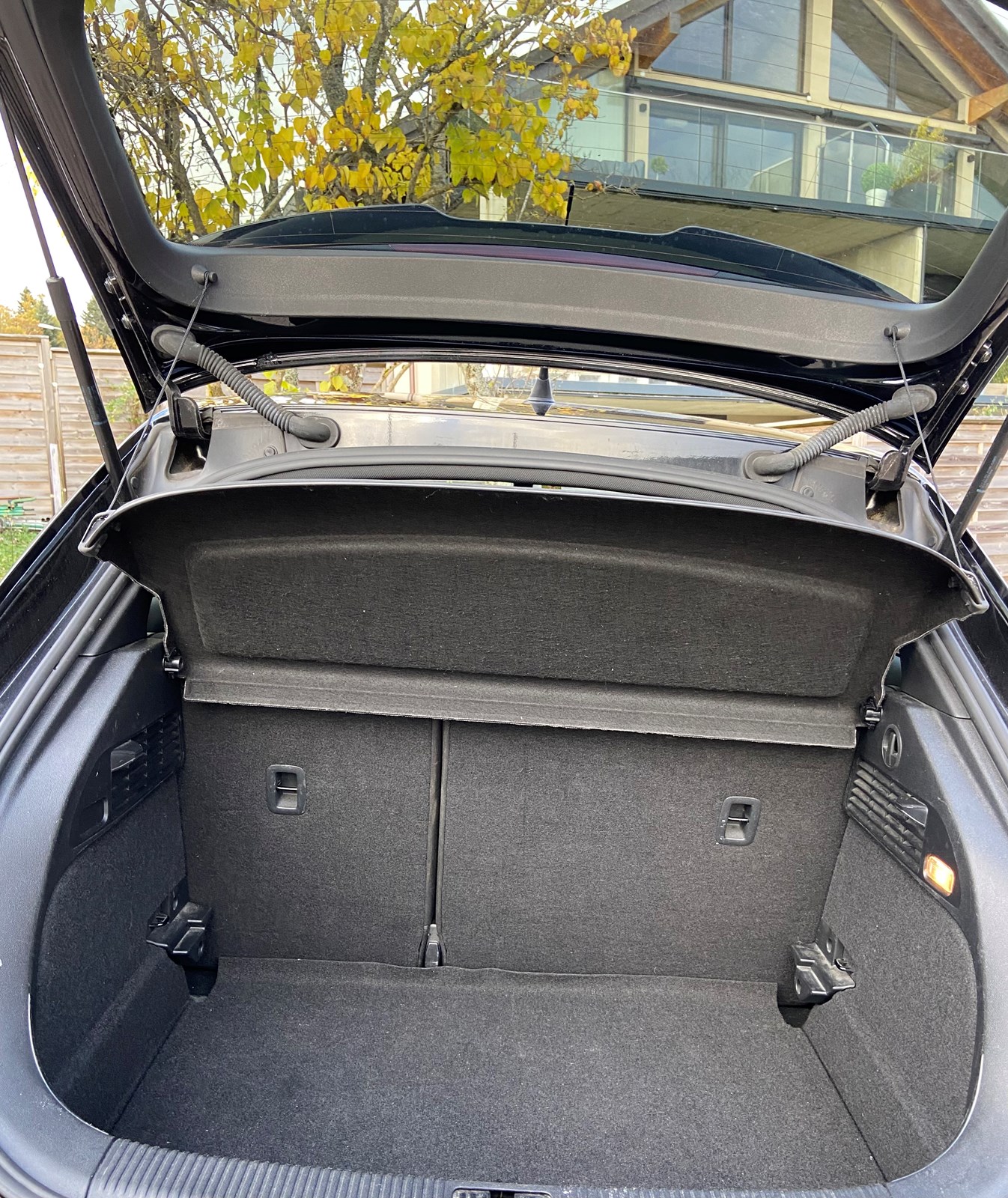 AUDI A1 Sportback 1.6 TDI Ambition S Line-image-7