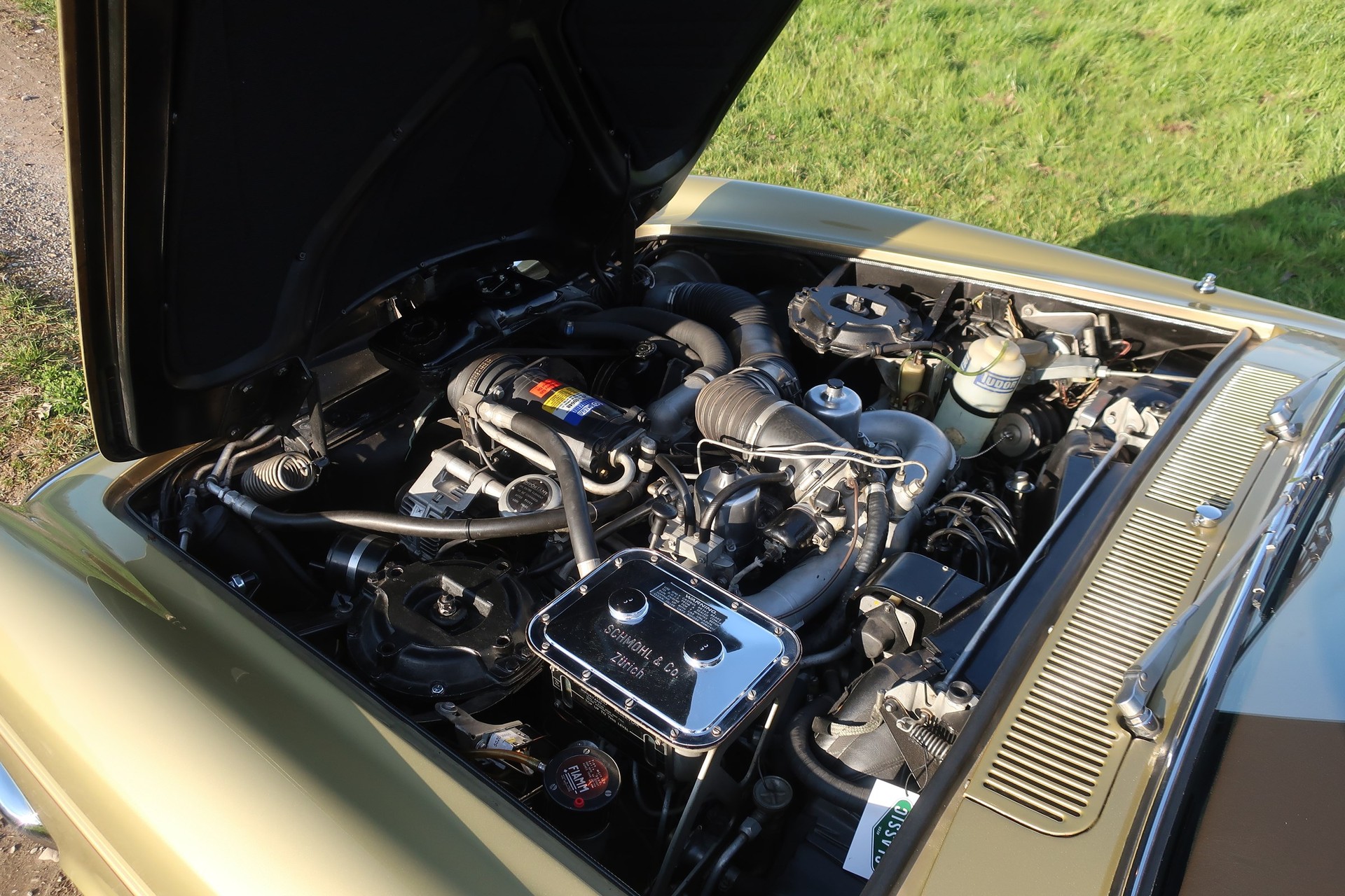 ROLLS-ROYCE CORNICHE Fixed Head Coupé-image-14