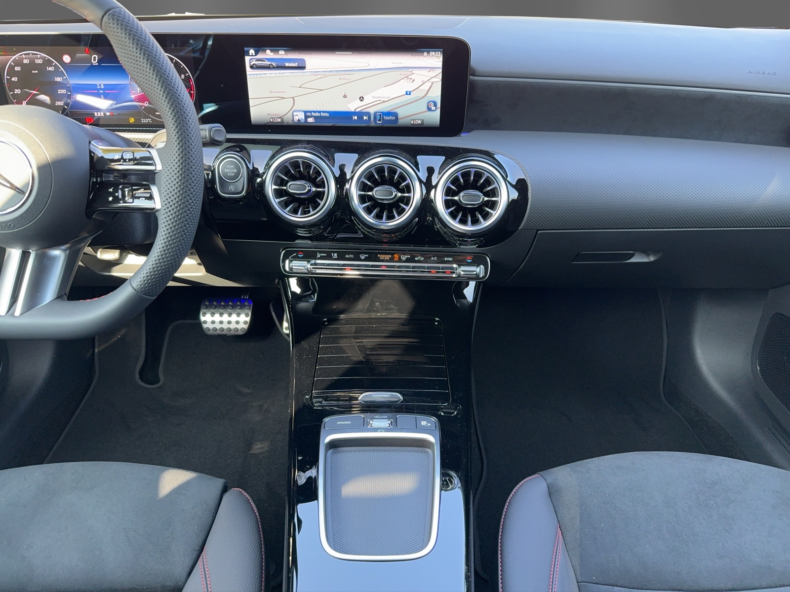 MERCEDES-BENZ A 220 4Matic 8G-DCT-image-14