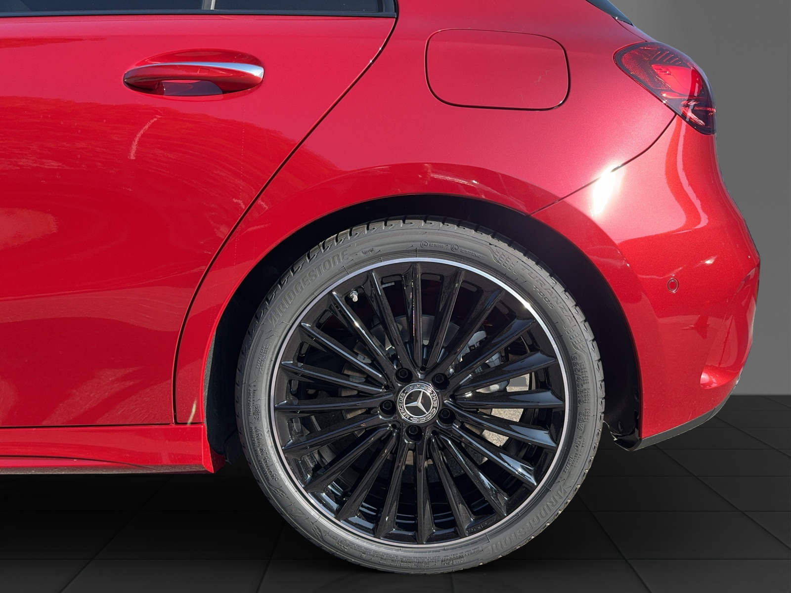 MERCEDES-BENZ A 220 4Matic 8G-DCT-image-21