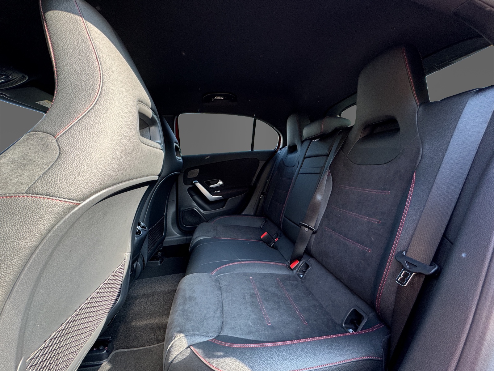 MERCEDES-BENZ A 220 4Matic 8G-DCT-image-12