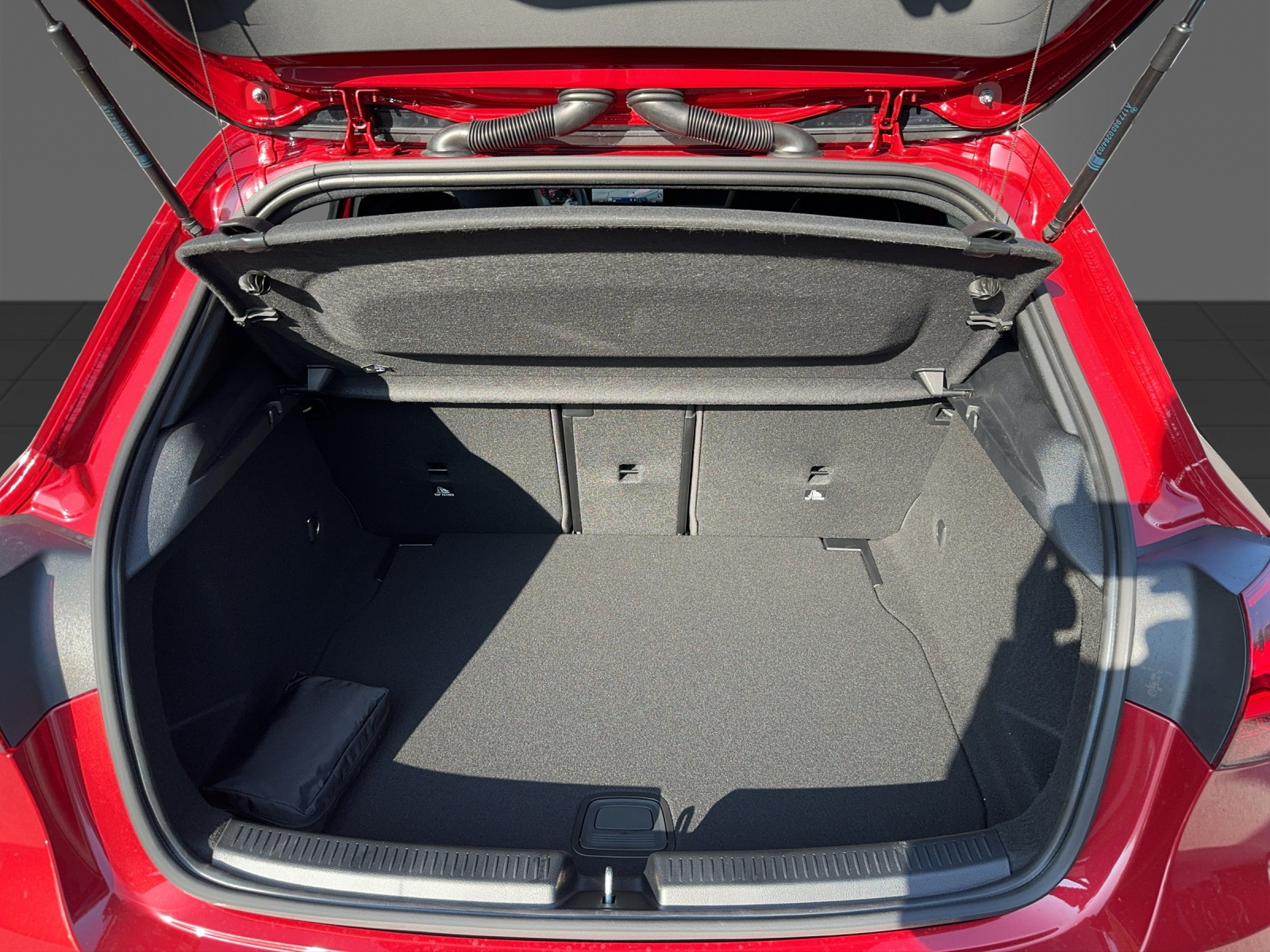 MERCEDES-BENZ A 220 4Matic 8G-DCT-image-19