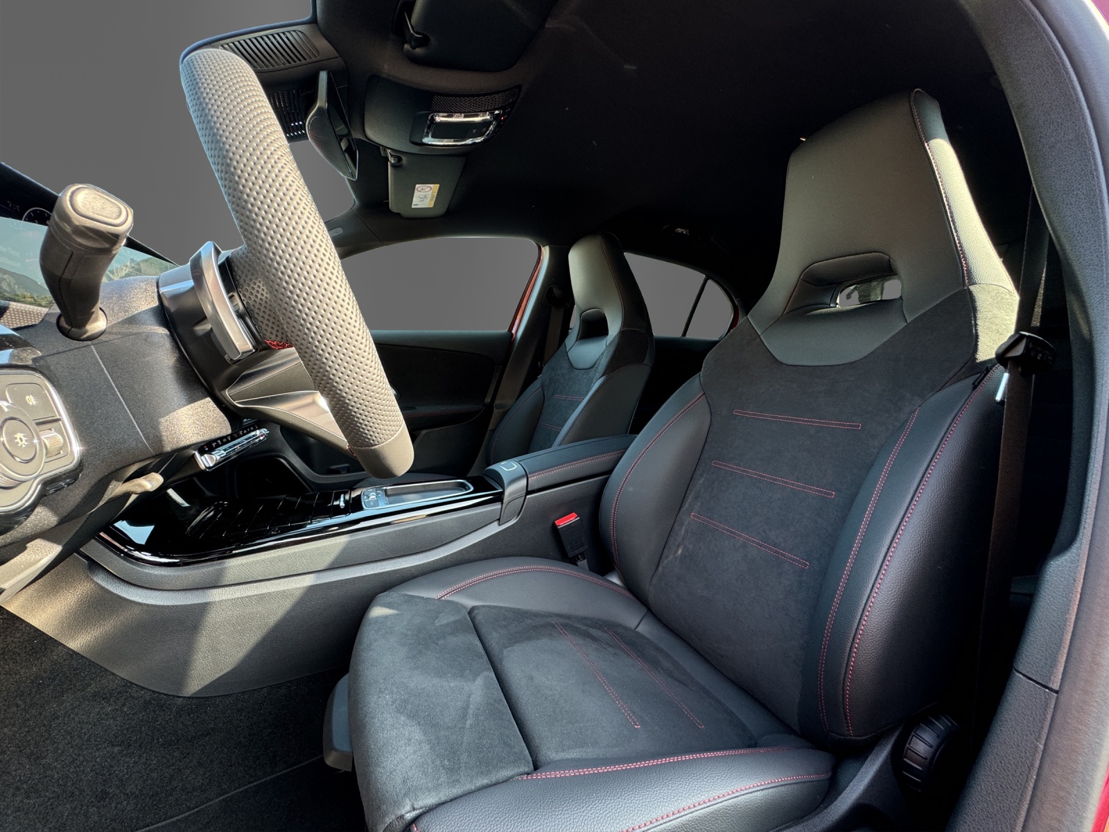 MERCEDES-BENZ A 220 4Matic 8G-DCT-image-8