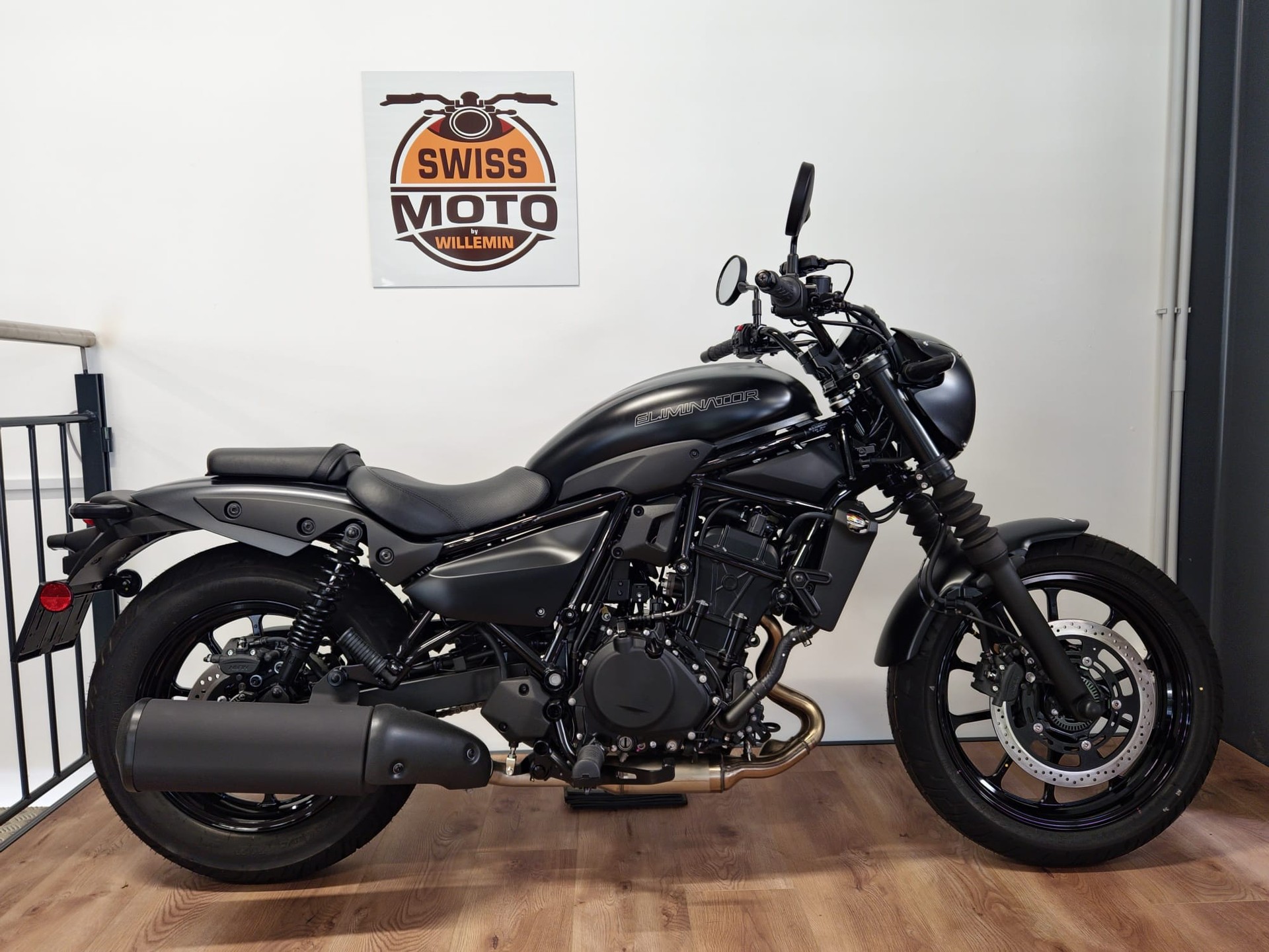KAWASAKI Eliminator 500 SE-showroom-element-1