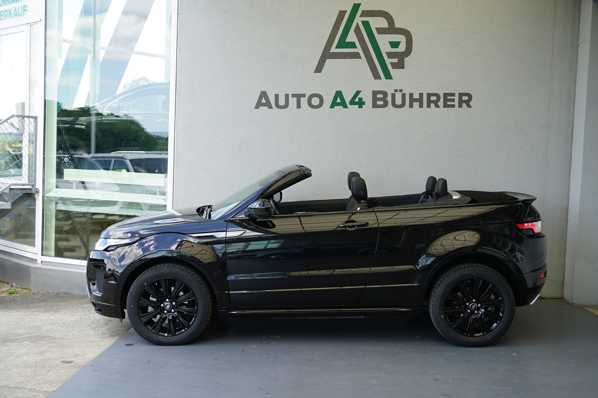 LAND ROVER Evoque 2.0Si4 SE Dynamic Convertible 4WD Automat 241PS mit neuer AHK für 1,5t.Zuglast-showroom-element-1