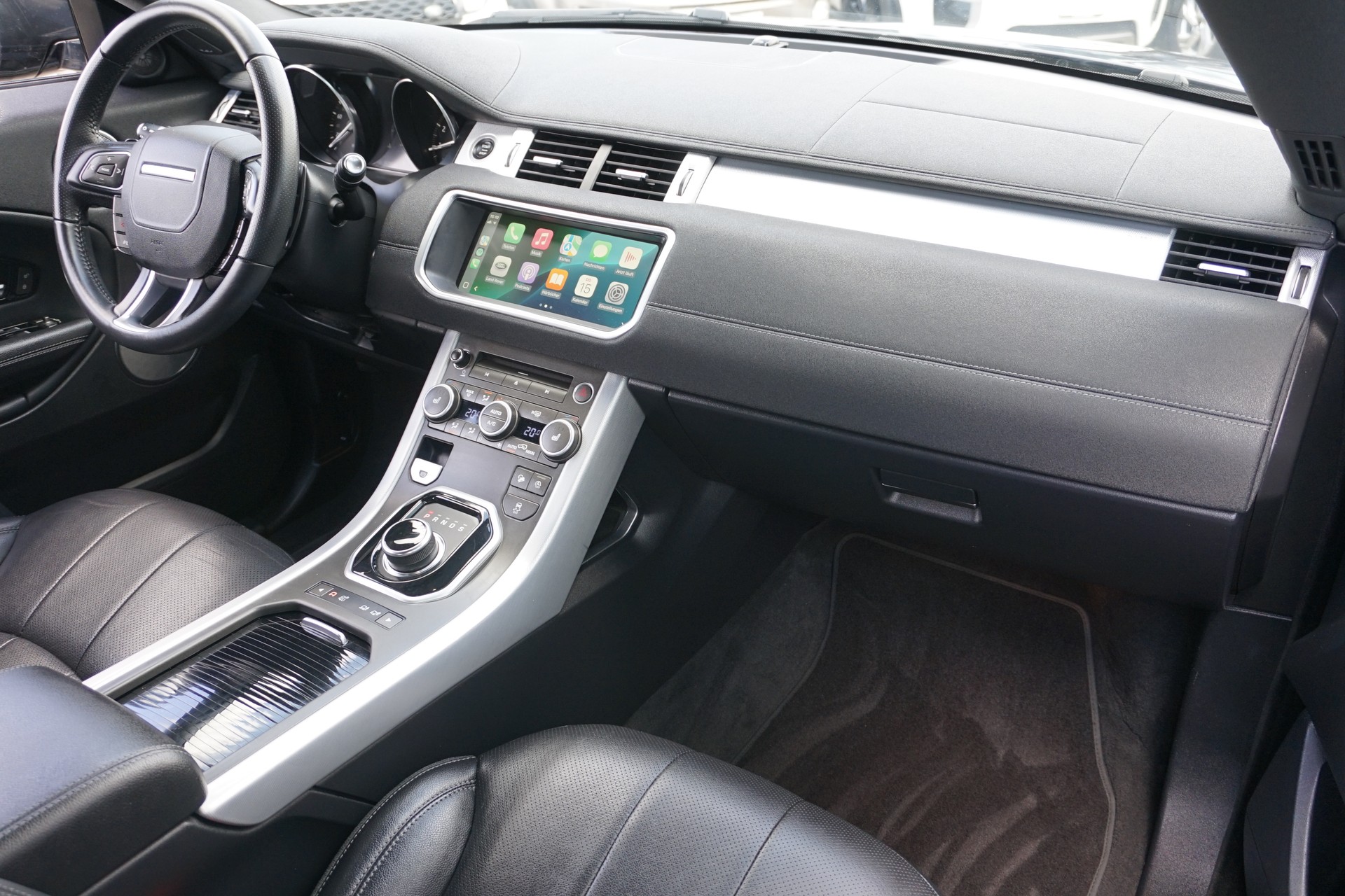 LAND ROVER Evoque 2.0Si4 SE Dynamic Convertible 4WD Automat 241PS mit neuer AHK für 1,5t.Zuglast-image-24