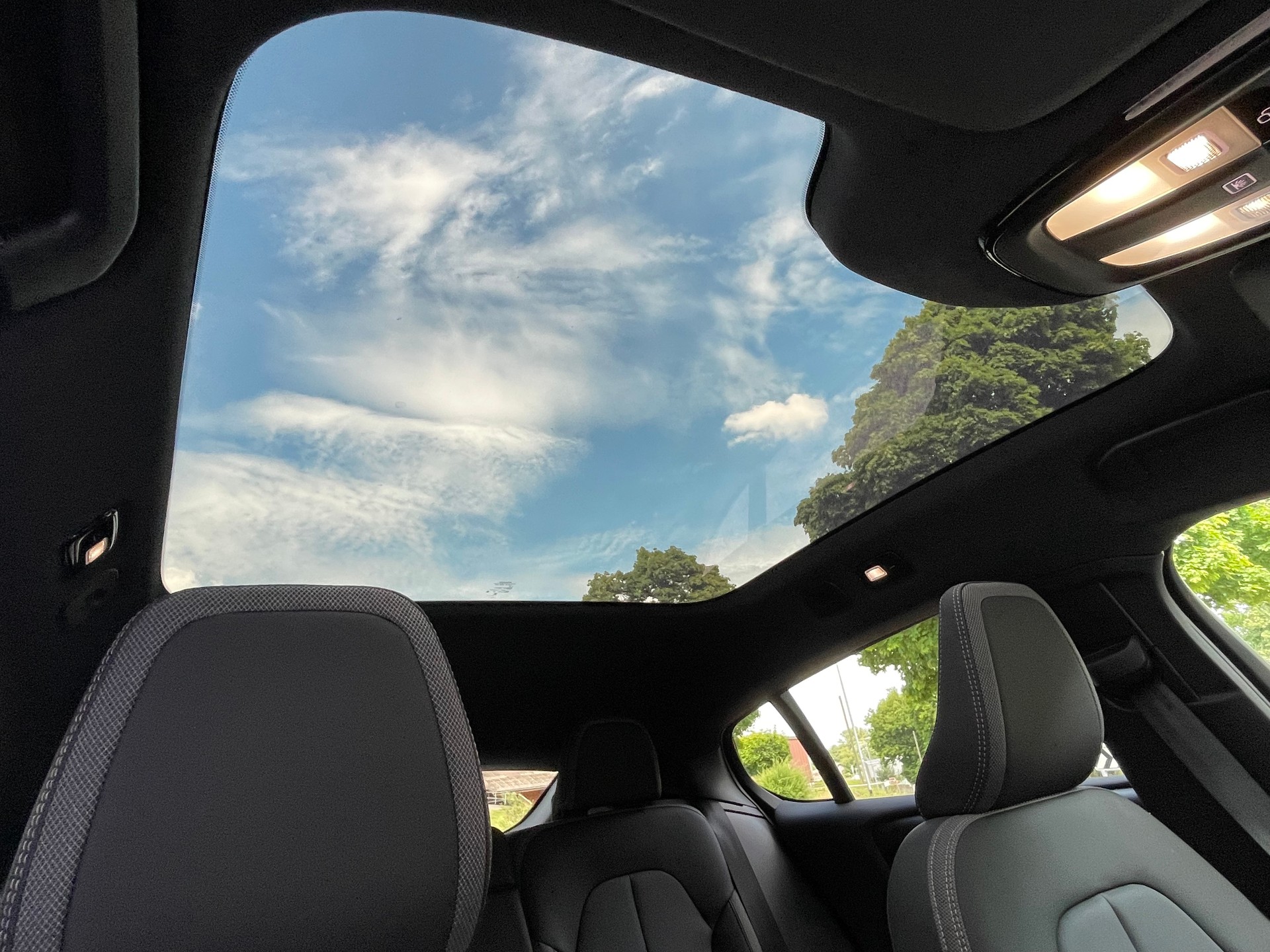 VOLVO C40 E80 Ultimate AWD-image-15