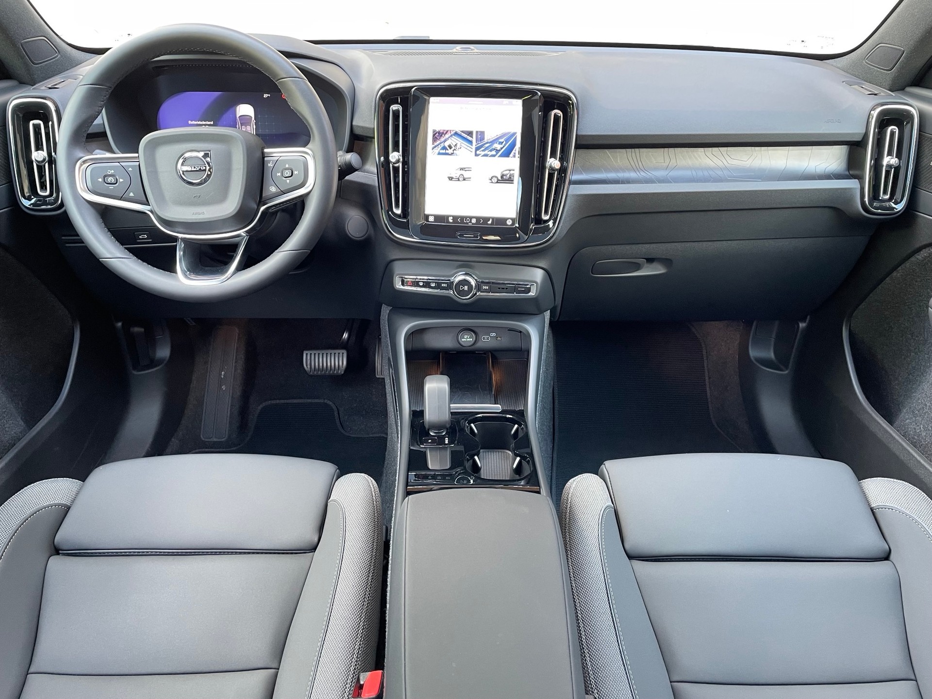 VOLVO C40 E80 Ultimate AWD-image-5