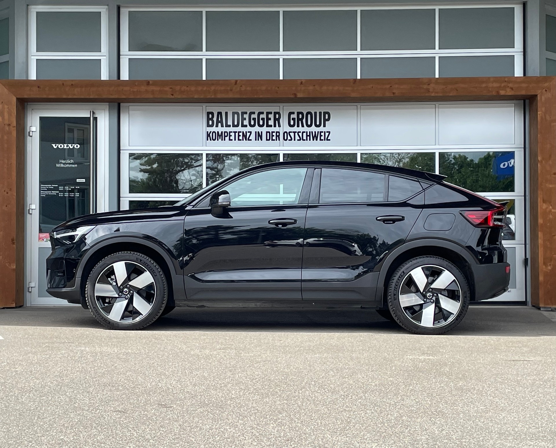 VOLVO C40 E80 Ultimate AWD-image-8