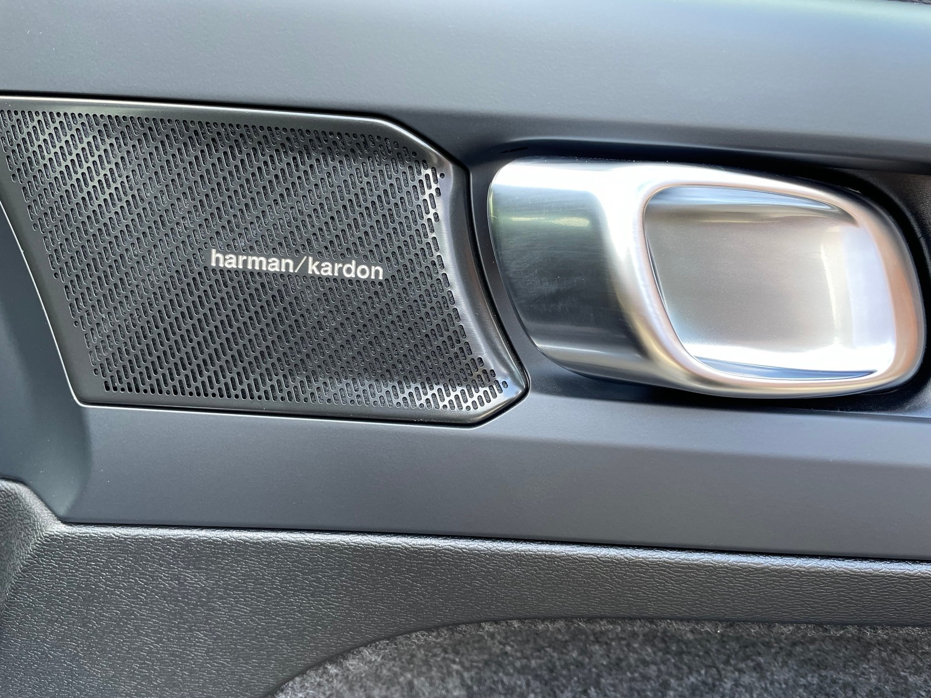 VOLVO C40 E80 Ultimate AWD-image-12