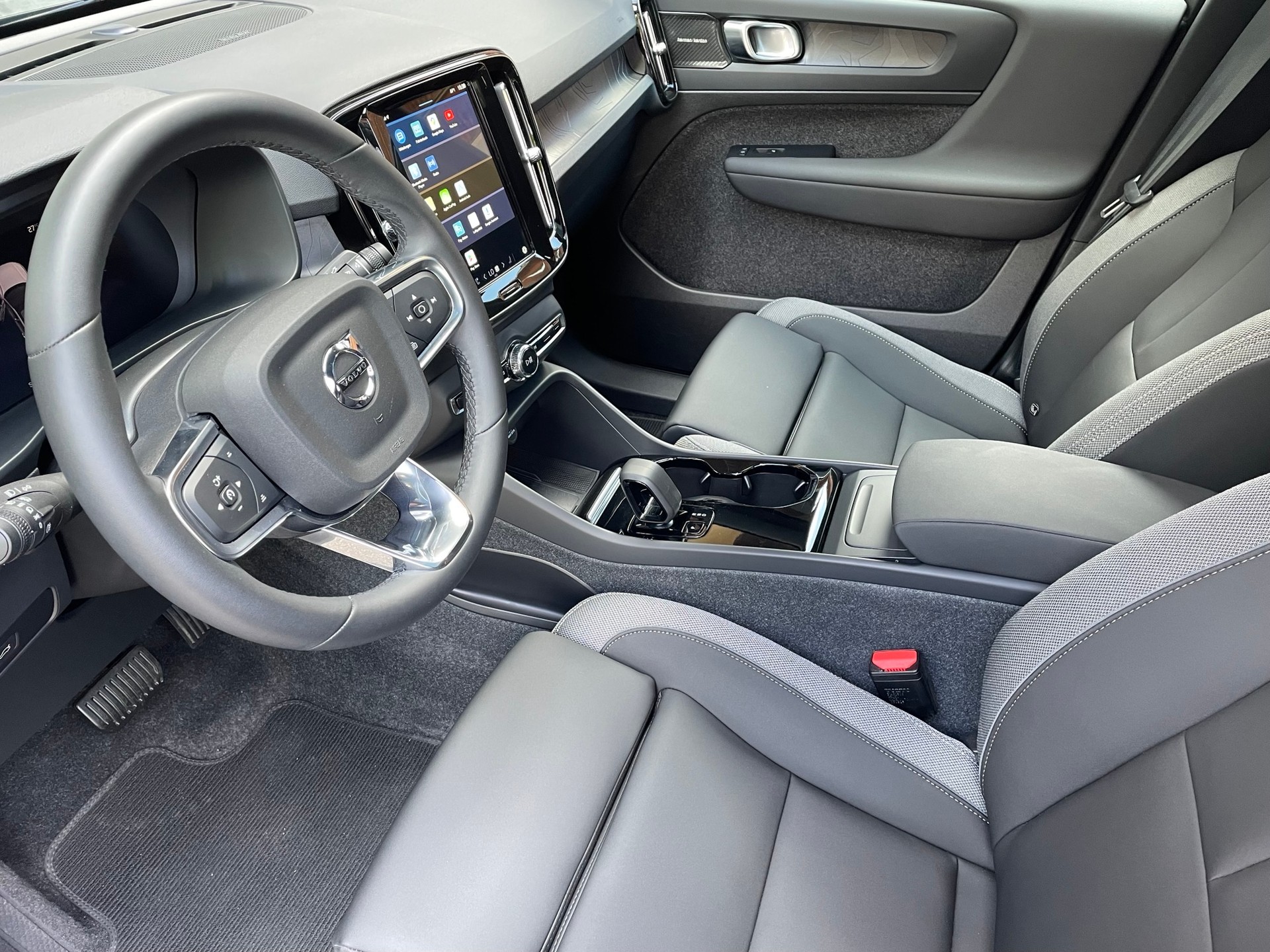VOLVO C40 E80 Ultimate AWD-image-3