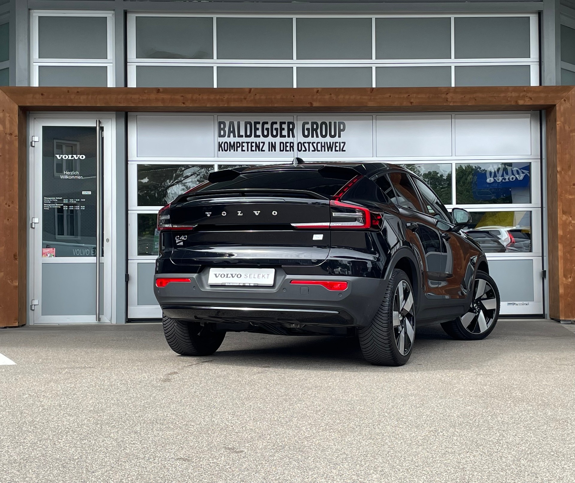 VOLVO C40 E80 Ultimate AWD-image-2