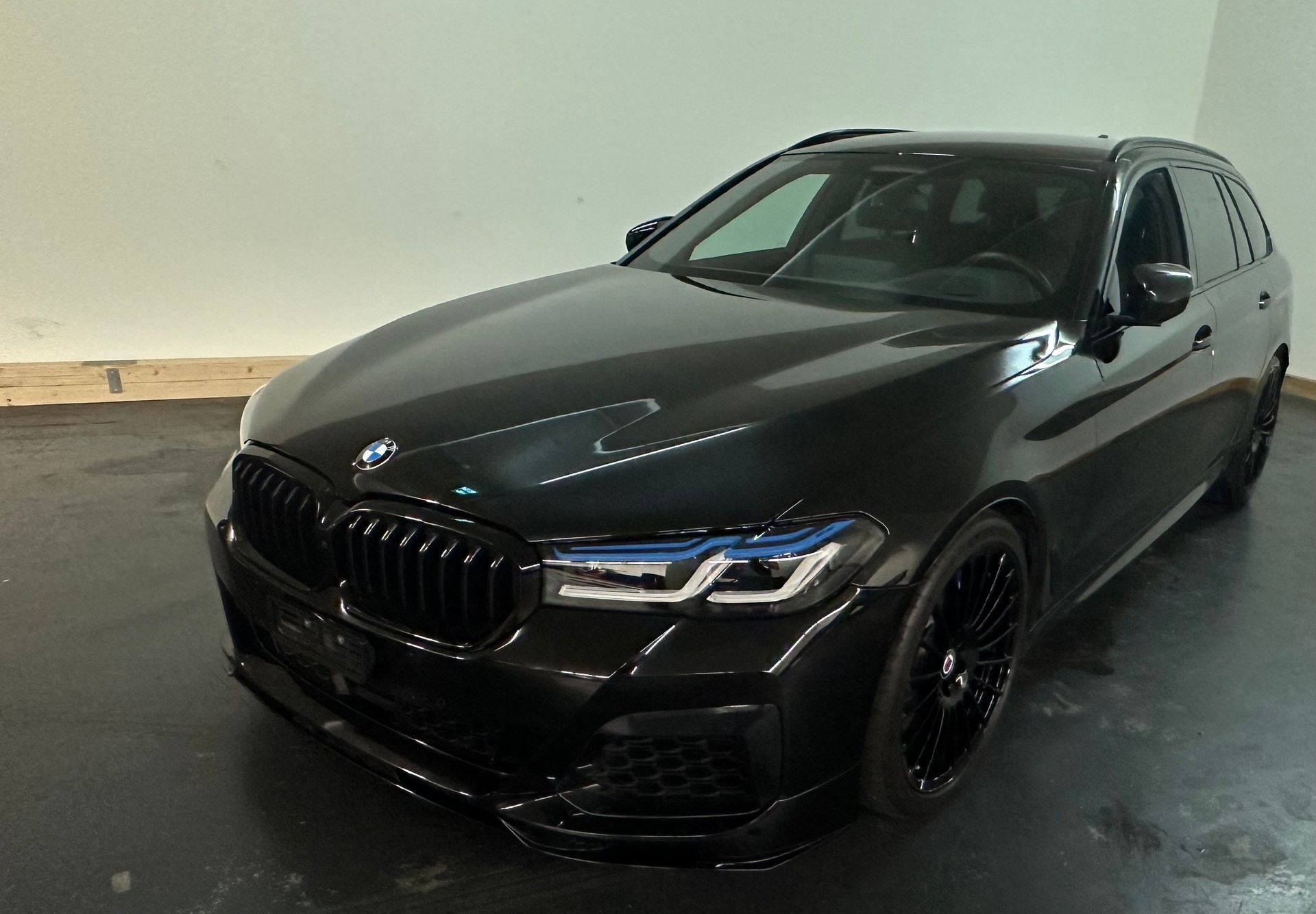 BMW-ALPINA D5 S Touring xDrive Switch-Tronic-image-3
