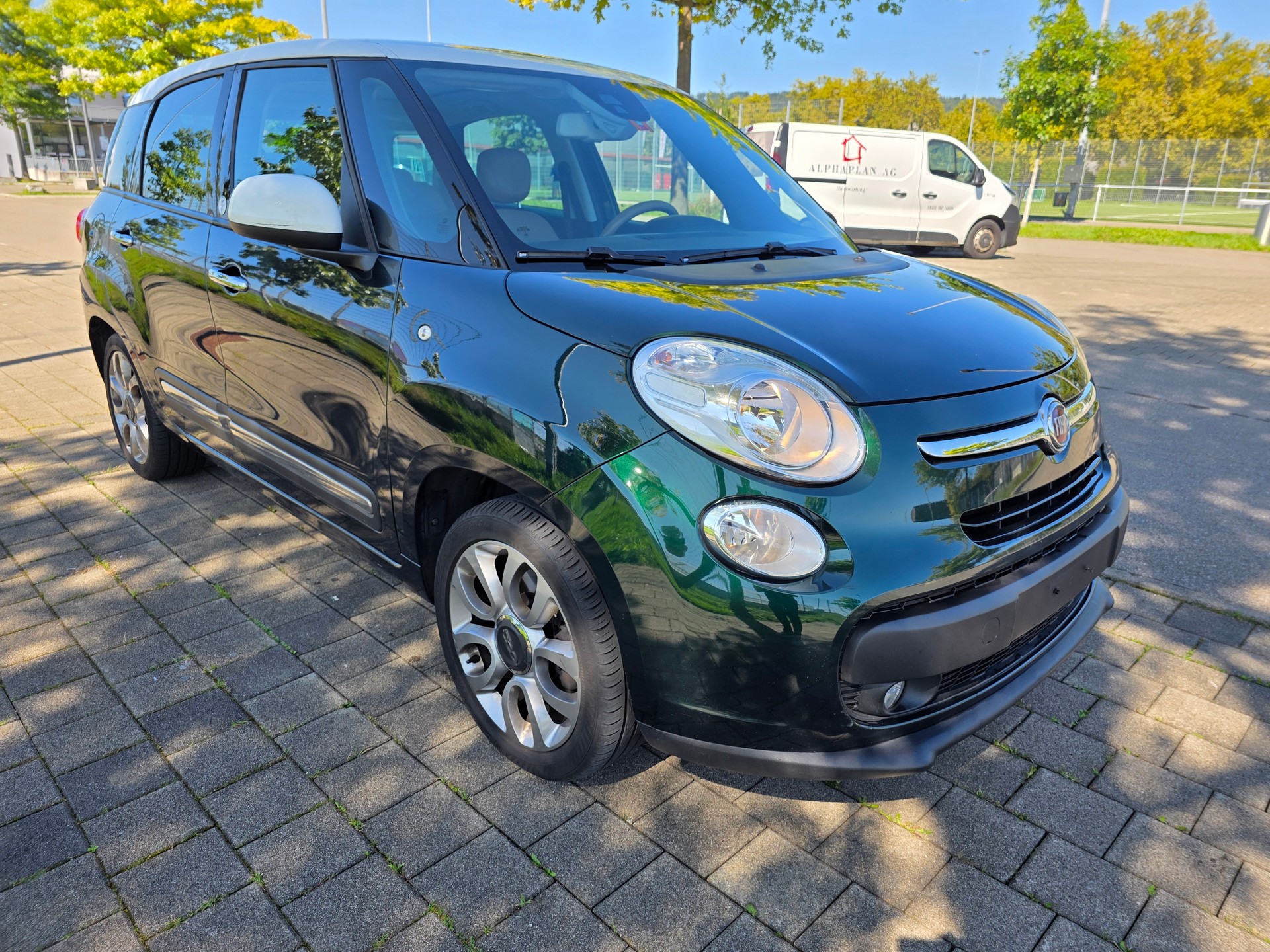 FIAT 500L Living 1.6 JTD Lounge-image-1