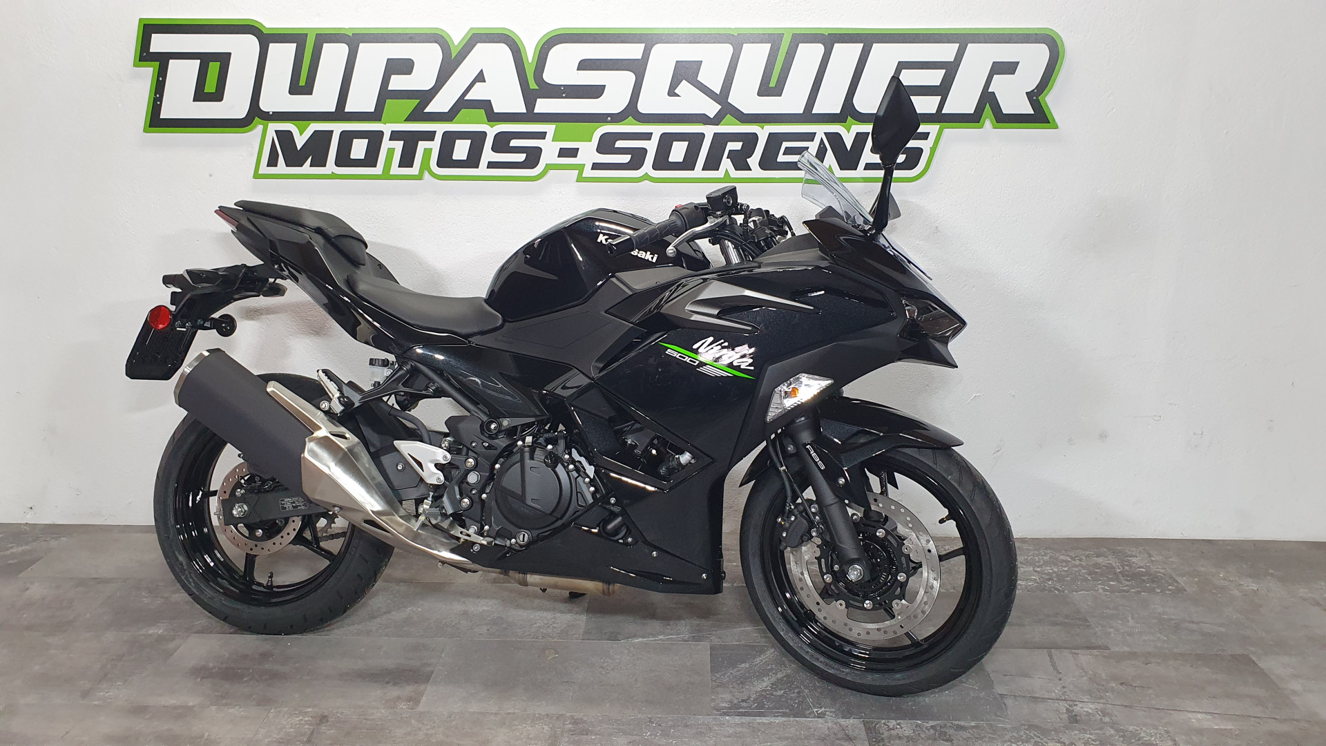 KAWASAKI Ninja 650-showroom-element-1