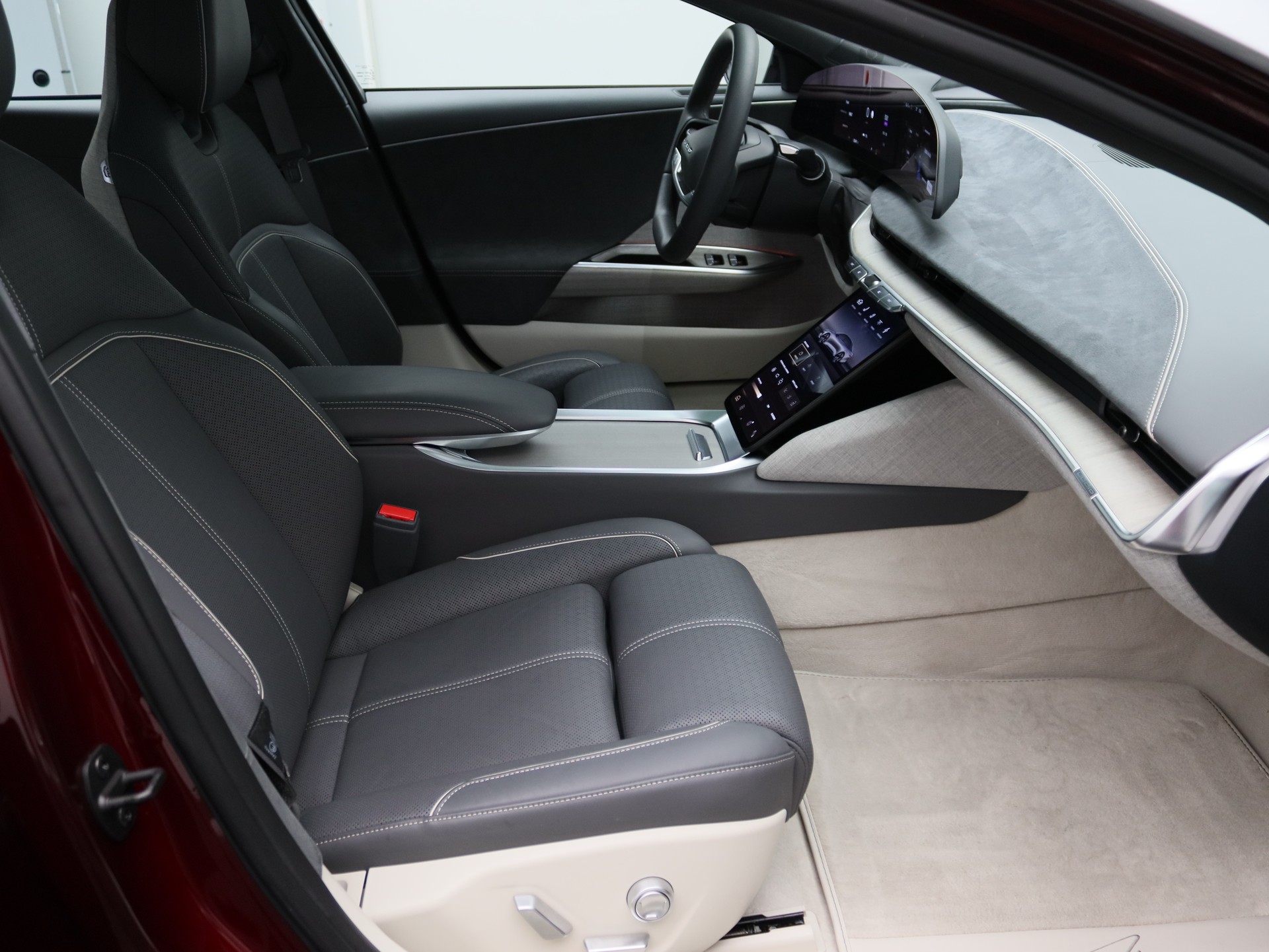 LUCID Air 118 kWh Performance Dream Edition-image-9