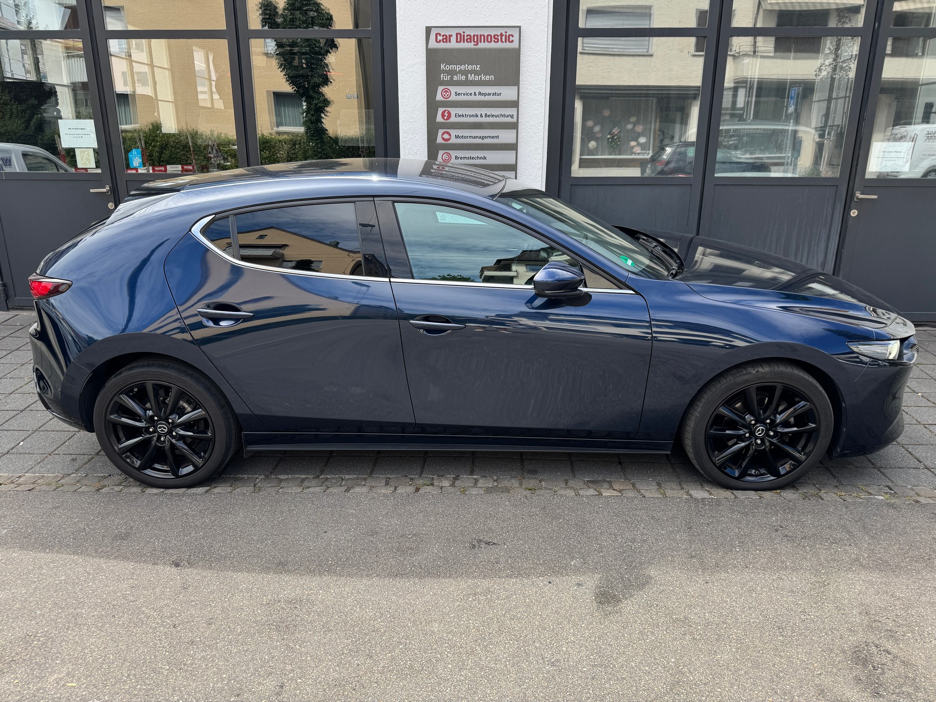 MAZDA 3 Hatchback SKYACTIV-X M Hybrid 186 Ambition Automat-showroom-element-3