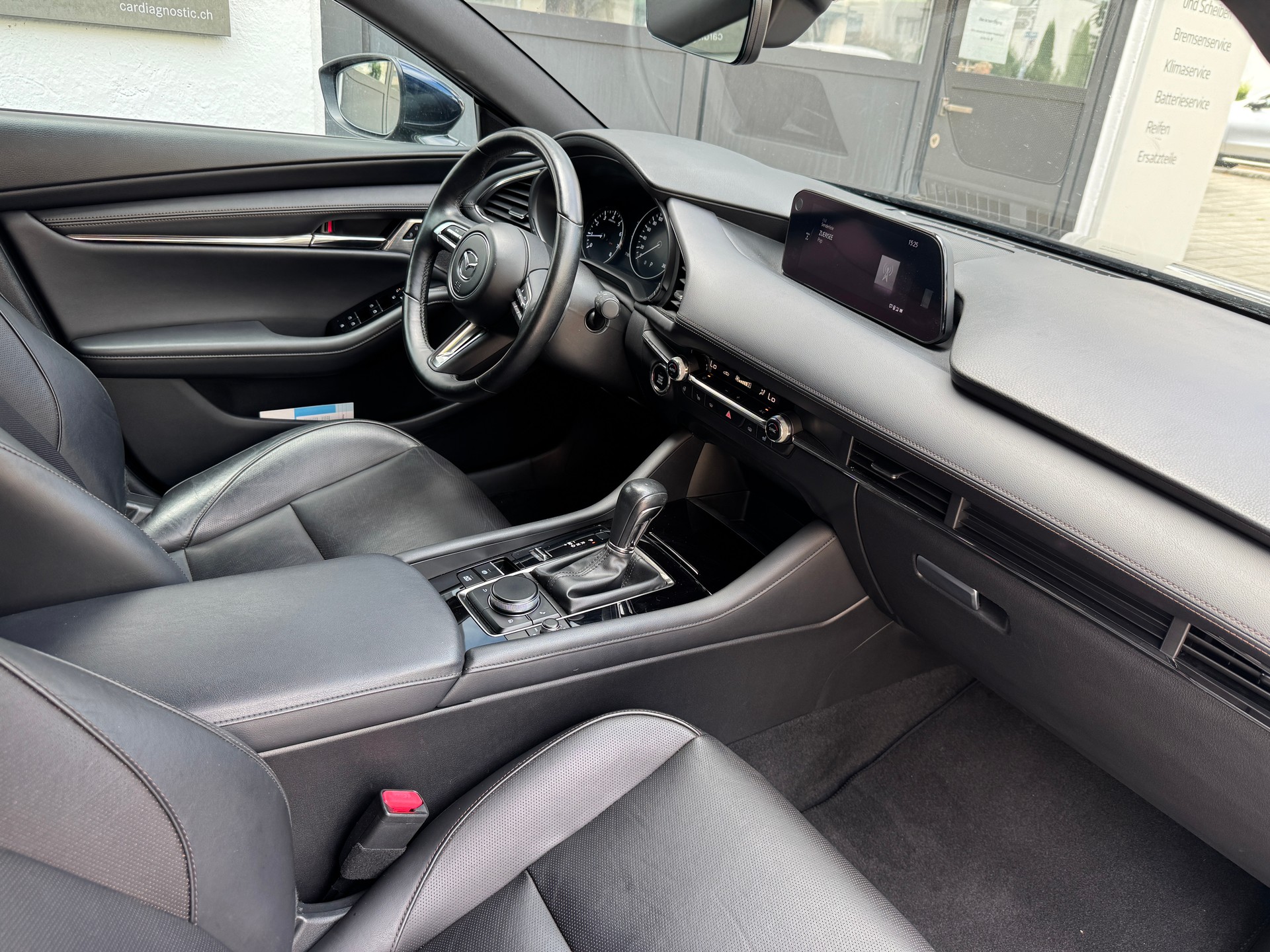 MAZDA 3 Hatchback SKYACTIV-X M Hybrid 186 Ambition Automat-image-13
