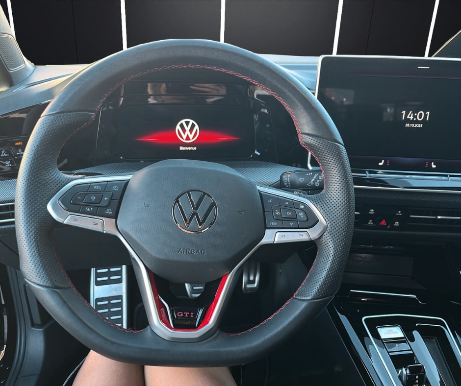VW Golf 2.0 TSI GTI DSG Black Edition-image-3