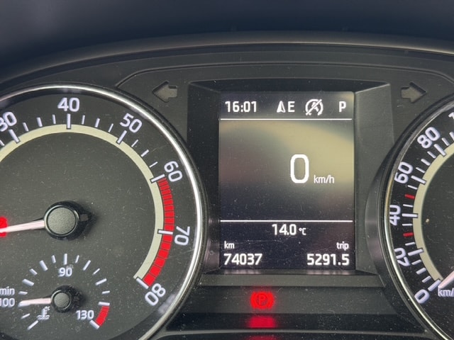 SKODA Fabia 1.0 TSI Monte Carlo DSG-image-11