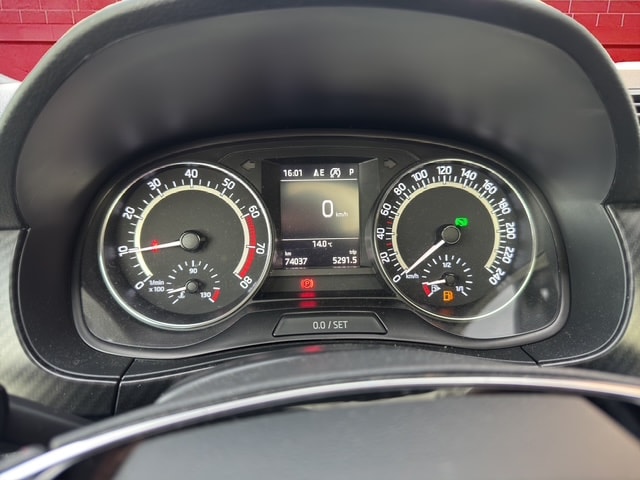 SKODA Fabia 1.0 TSI Monte Carlo DSG-image-10