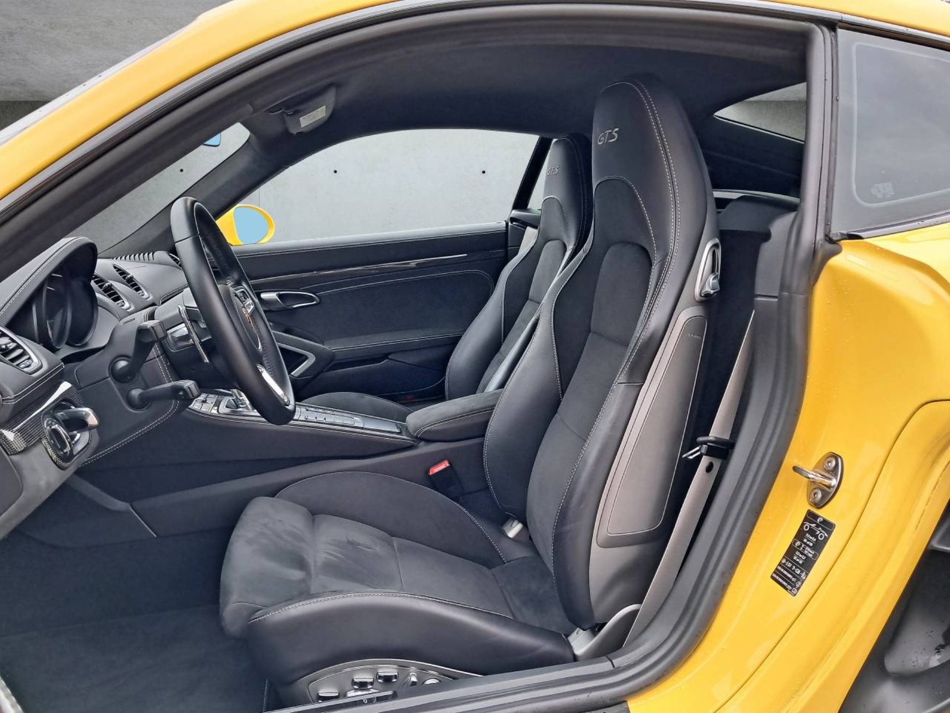 PORSCHE 718 Cayman GTS 4.0 (MY23)-image-4