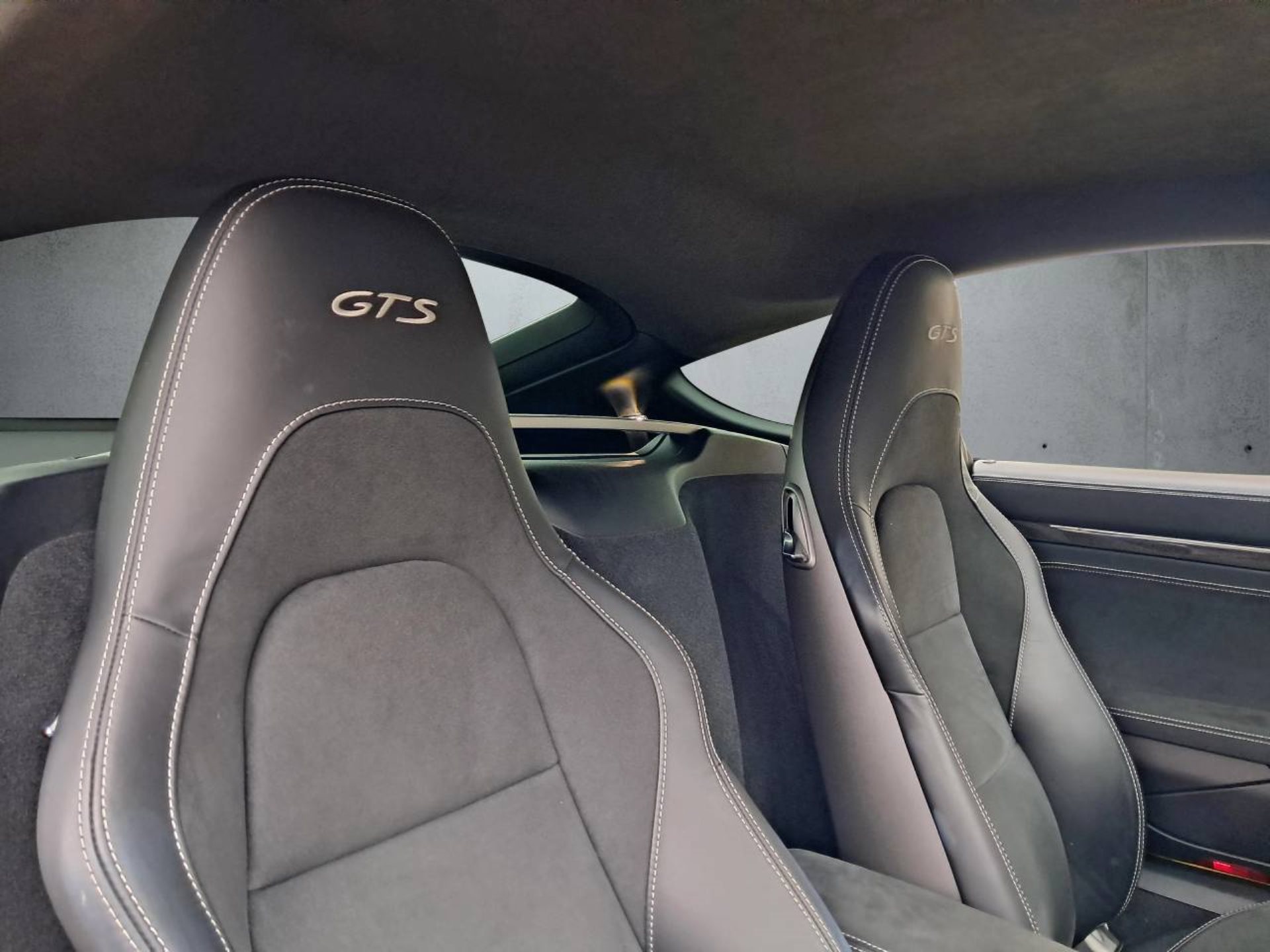 PORSCHE 718 Cayman GTS 4.0 (MY23)-image-28