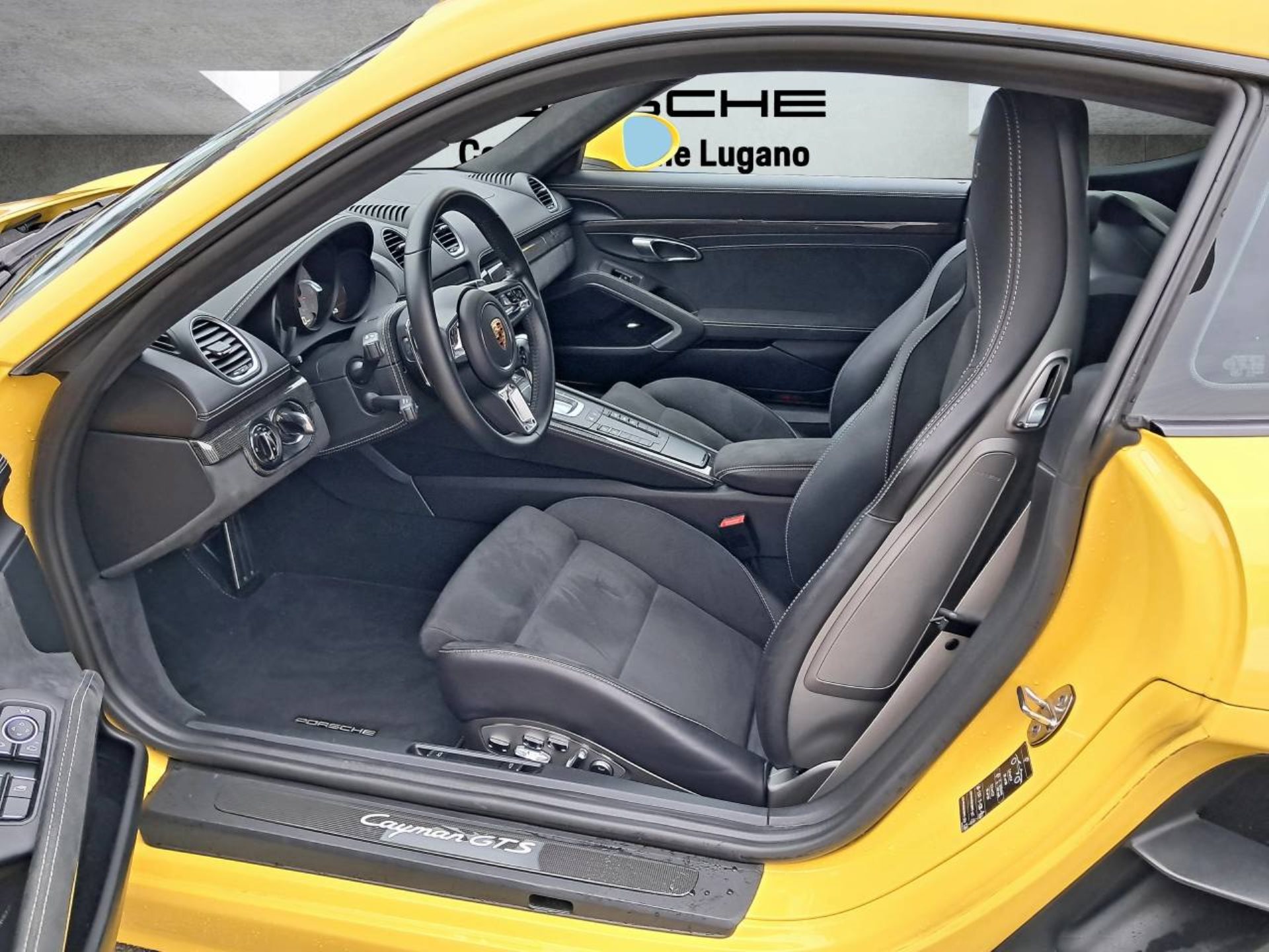 PORSCHE 718 Cayman GTS 4.0 (MY23)-image-3