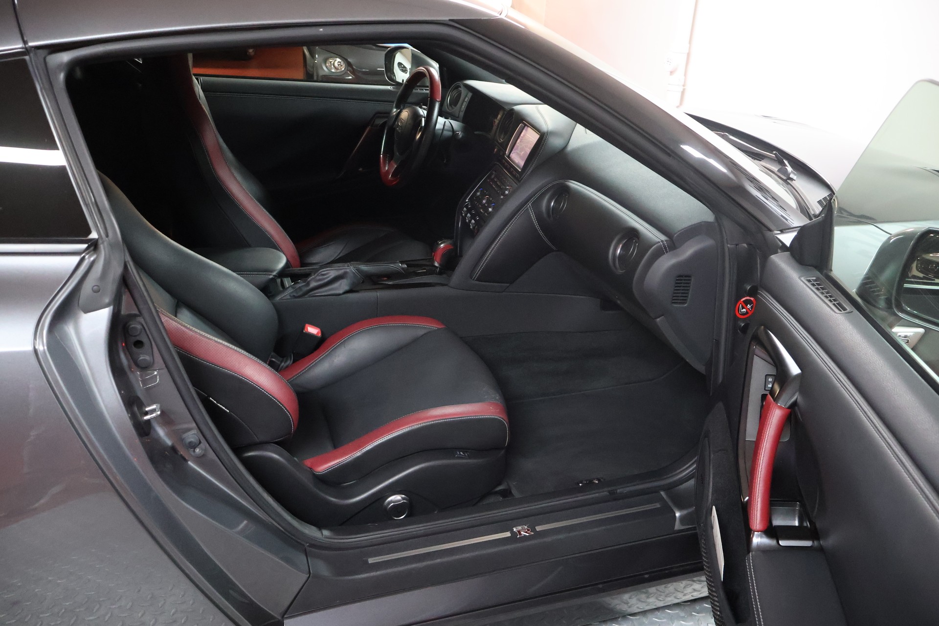 NISSAN GT-R 3.8 V6 Biturbo Black Edition-image-11