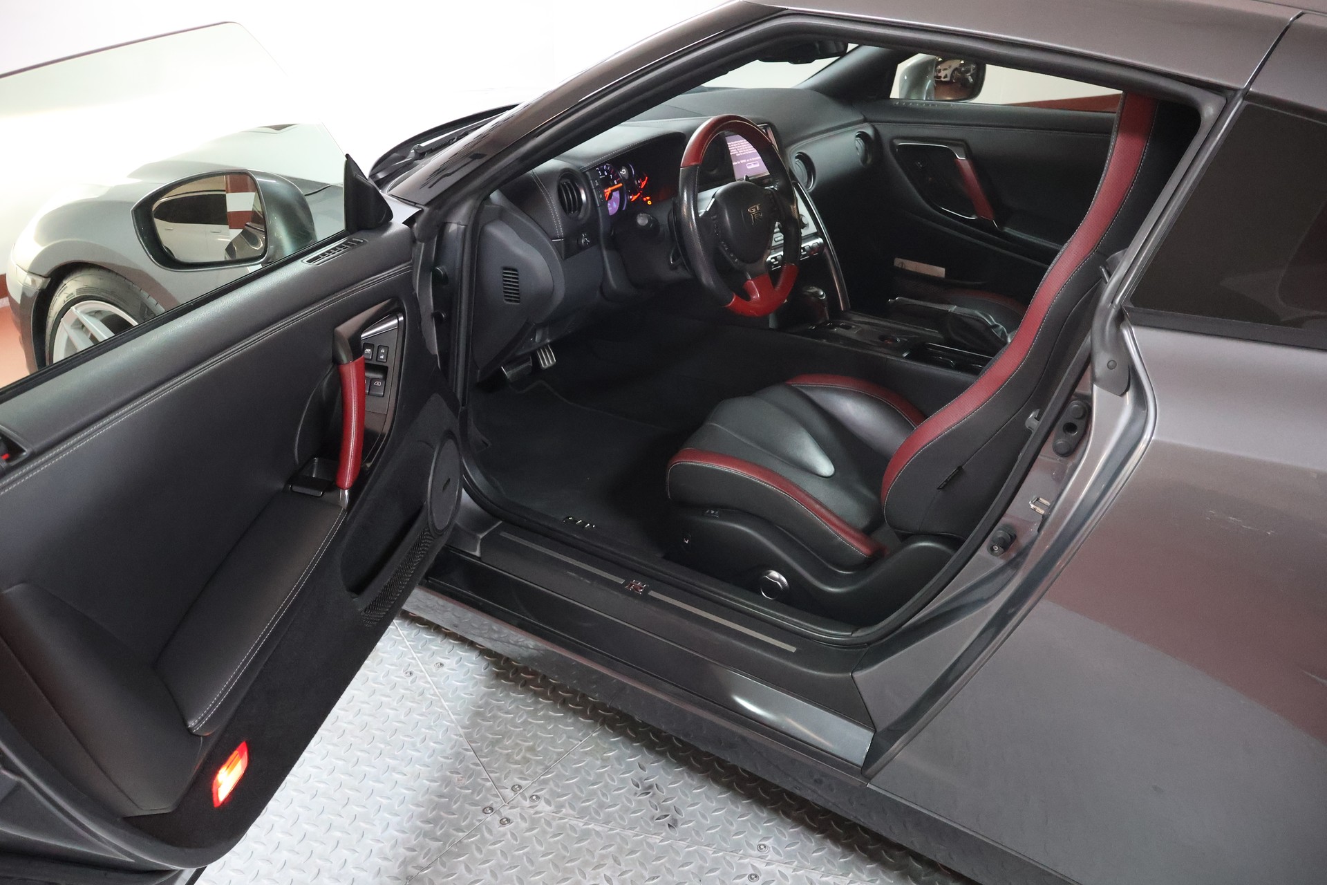 NISSAN GT-R 3.8 V6 Biturbo Black Edition-image-5