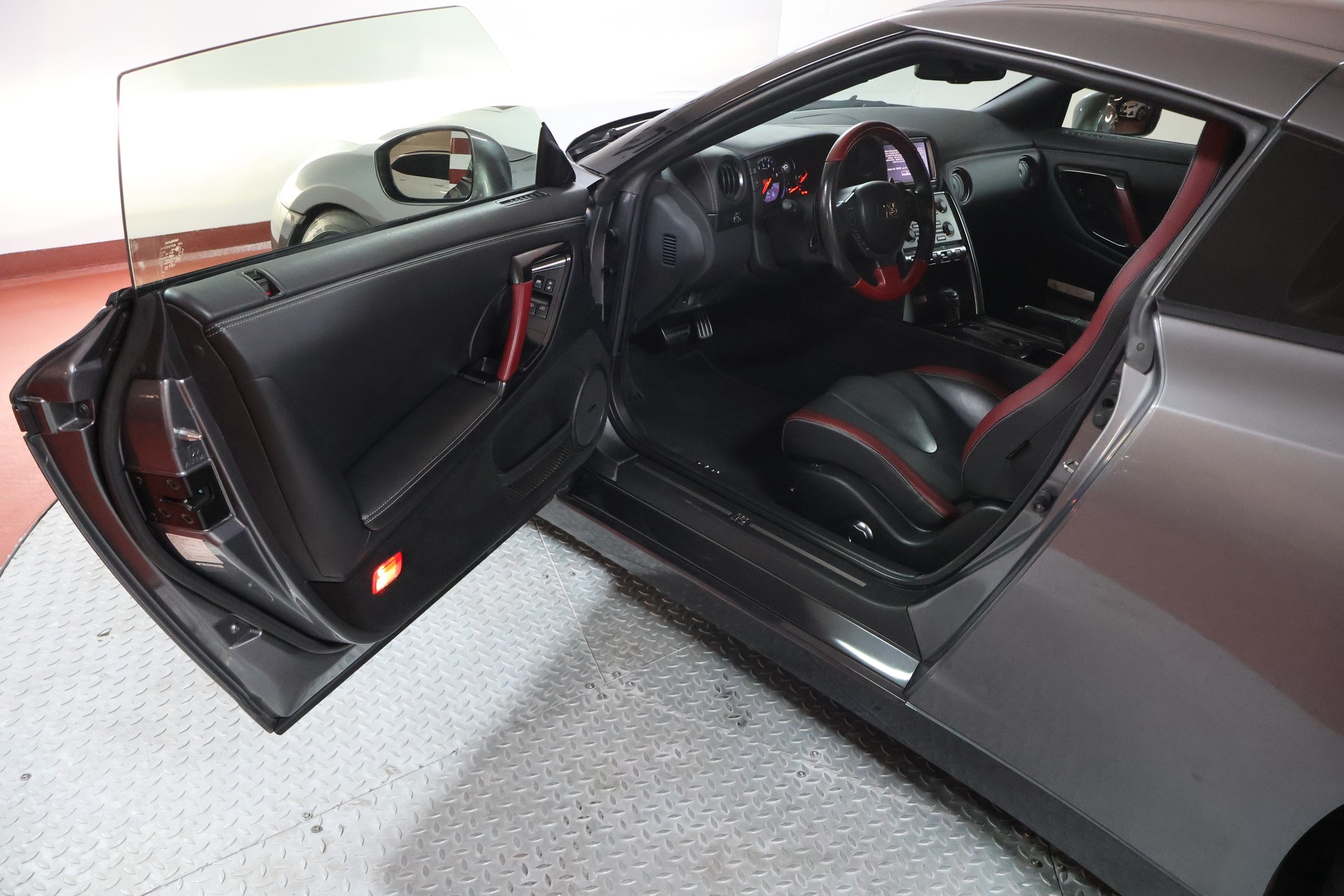NISSAN GT-R 3.8 V6 Biturbo Black Edition-image-4